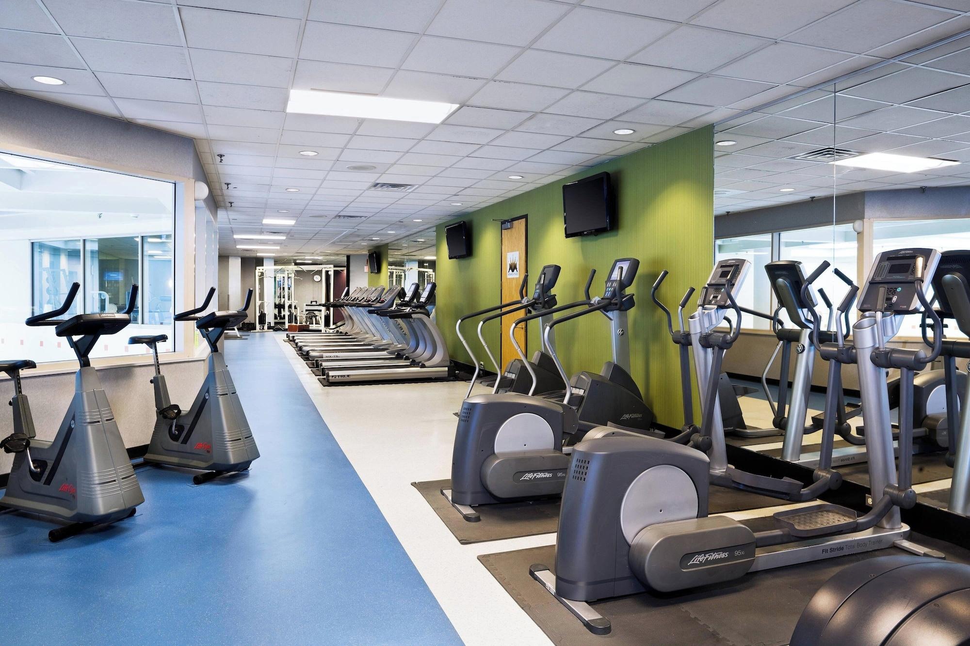 Gimnasio Sheraton Springfield Monarch Place Hotel