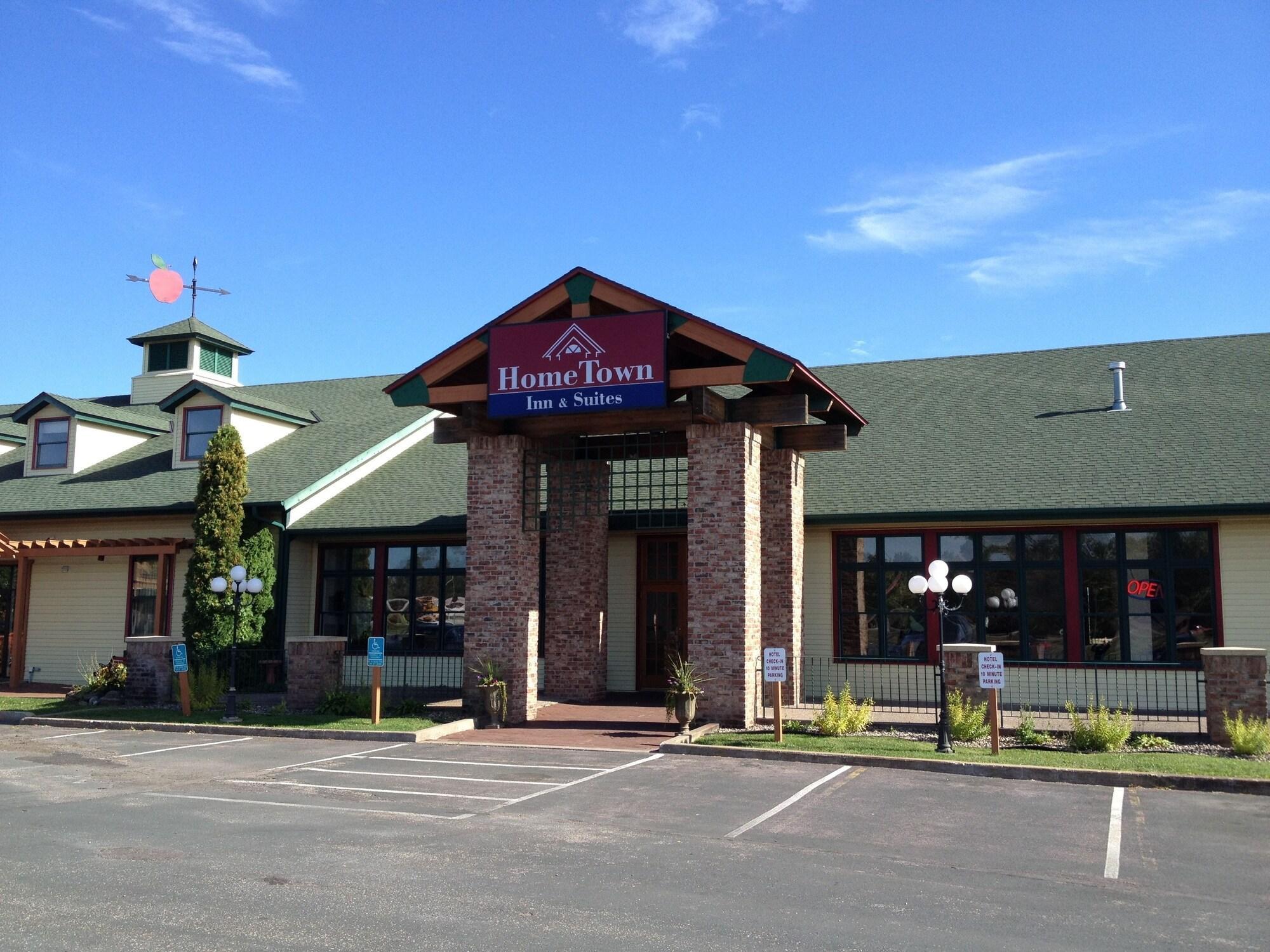 Vista Exterior Hometown Inn & Suites