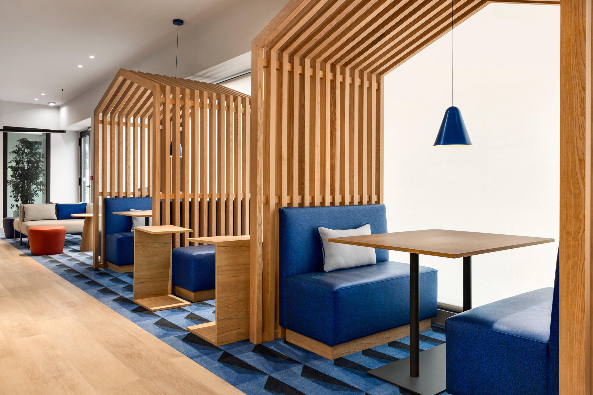 Vista Lobby Holiday Inn Express Porto Boavista by IHG