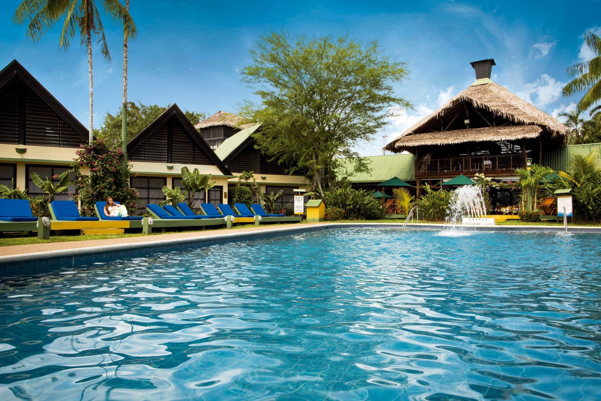Vista Piscina Decameron Decalodge Ticuna