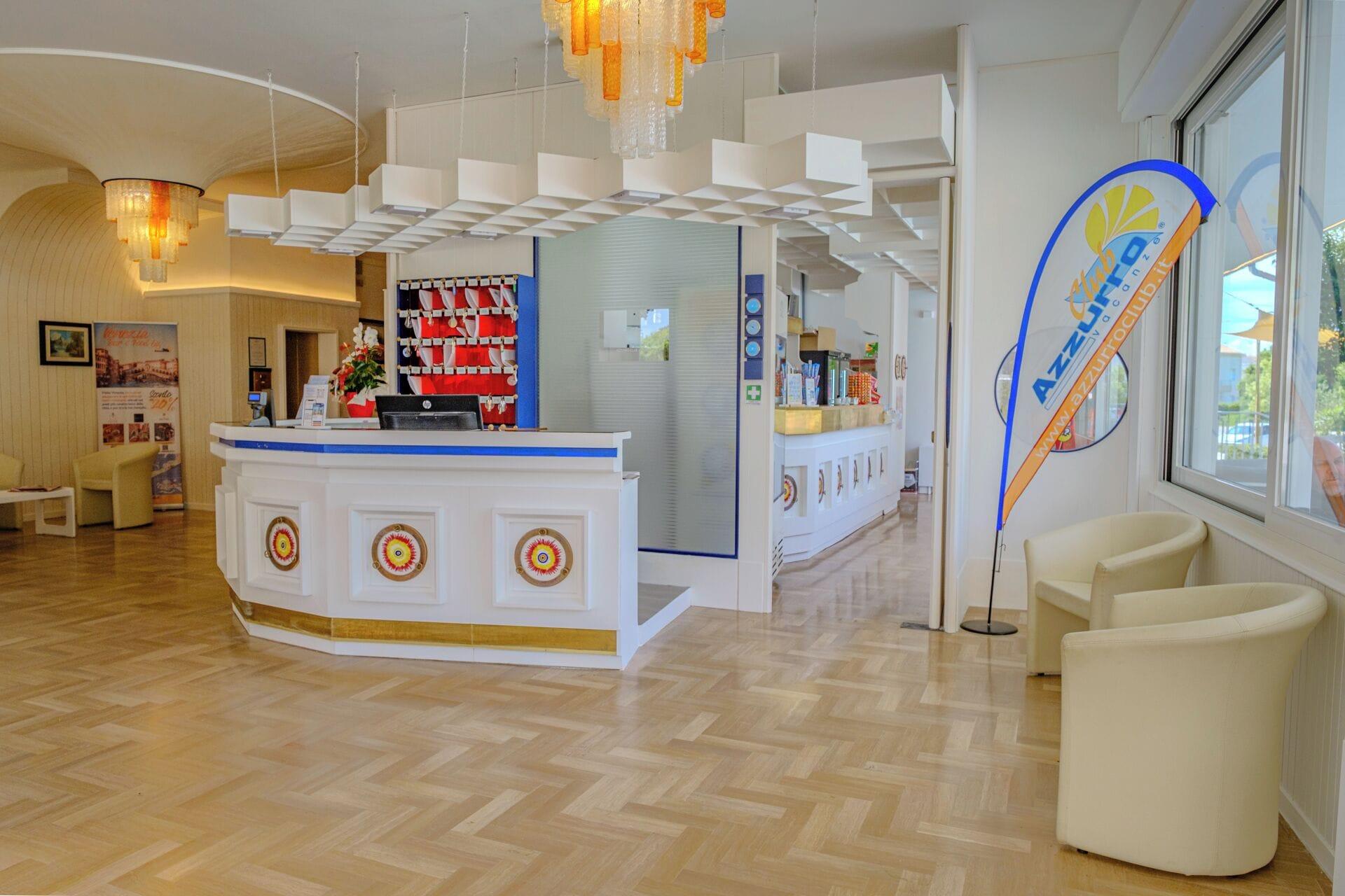 Vista Lobby Family Hotel Alexander
