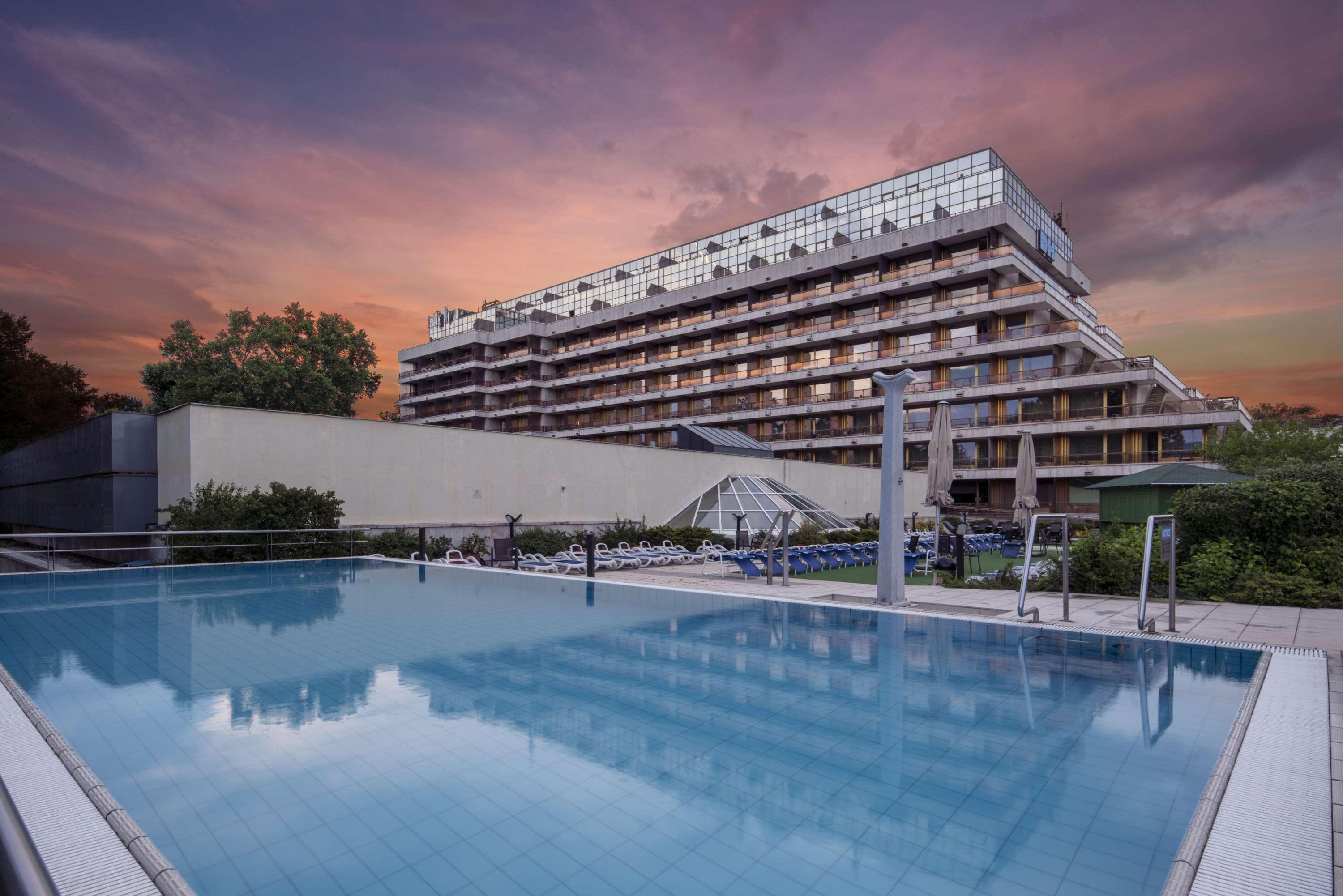 Vista Exterior Ensana Thermal Margaret Island