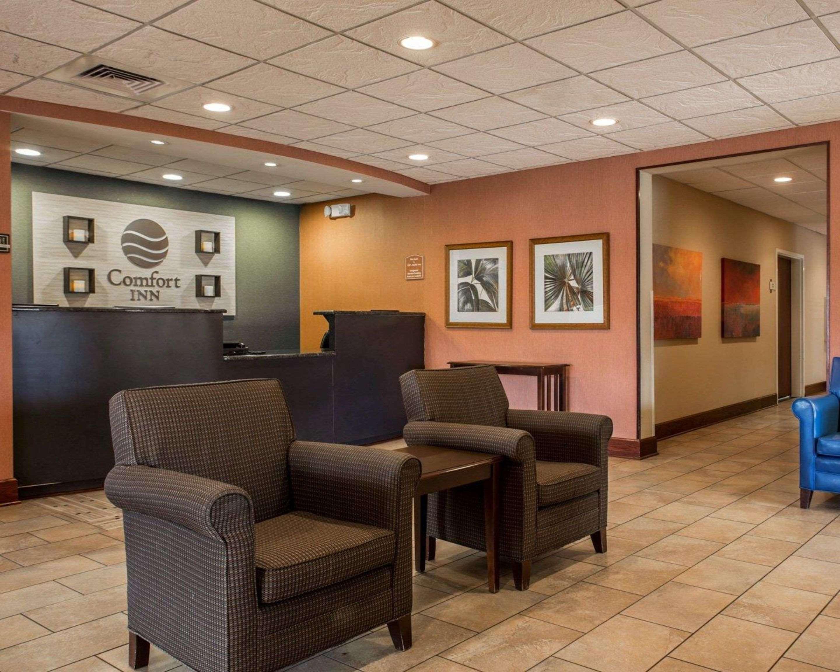 Vista Lobby Comfort Inn & Suites Lumberton Central I-95