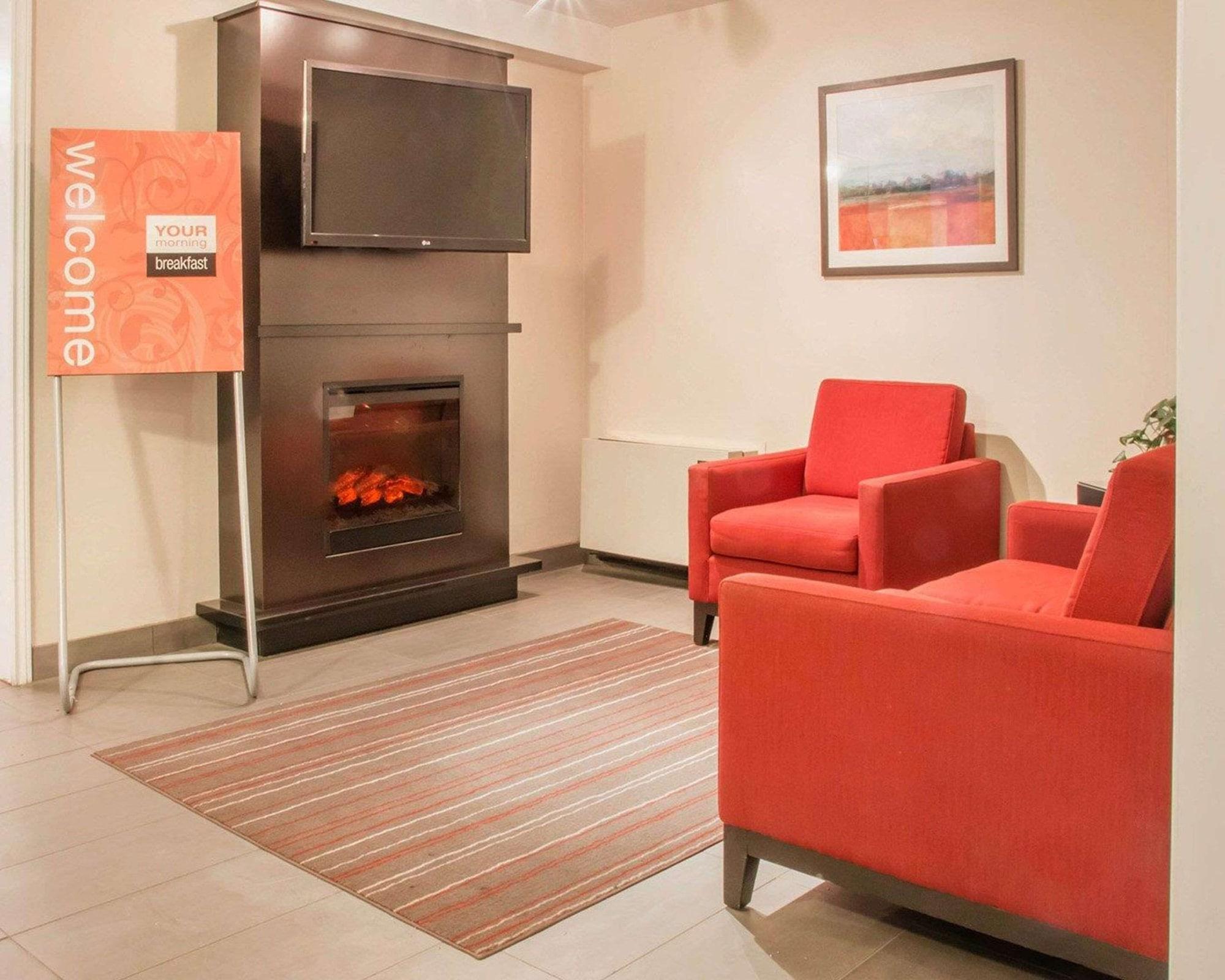Vista Lobby Comfort Inn South