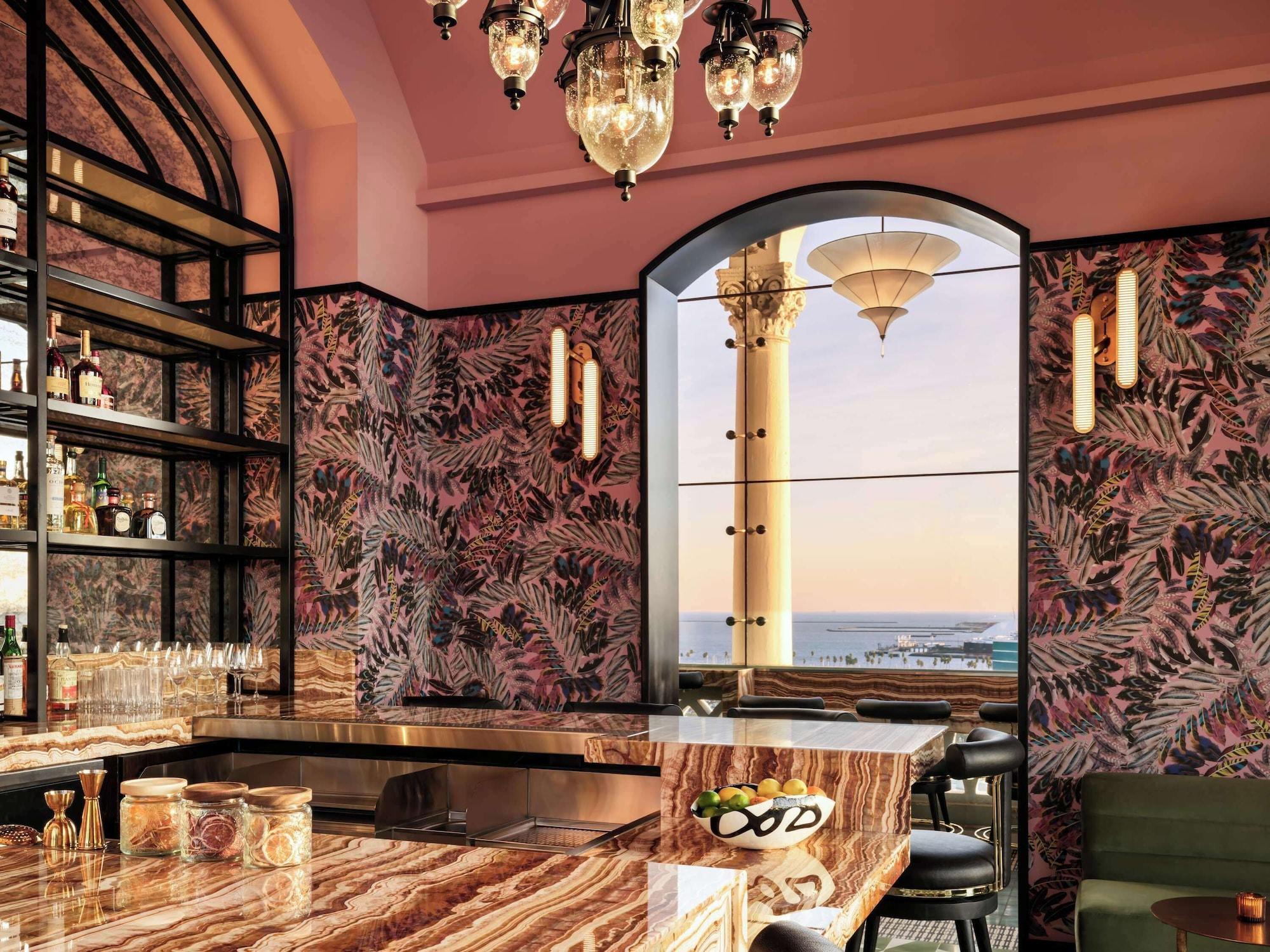 Bar/Salón Fairmont Breakers Long Beach