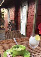 Arriendo temporal - 4 HOUSES FROM THE VILLAGE, Remodeled, WiFi/Smart TV, W/D, Fireplace, Pets, Clean