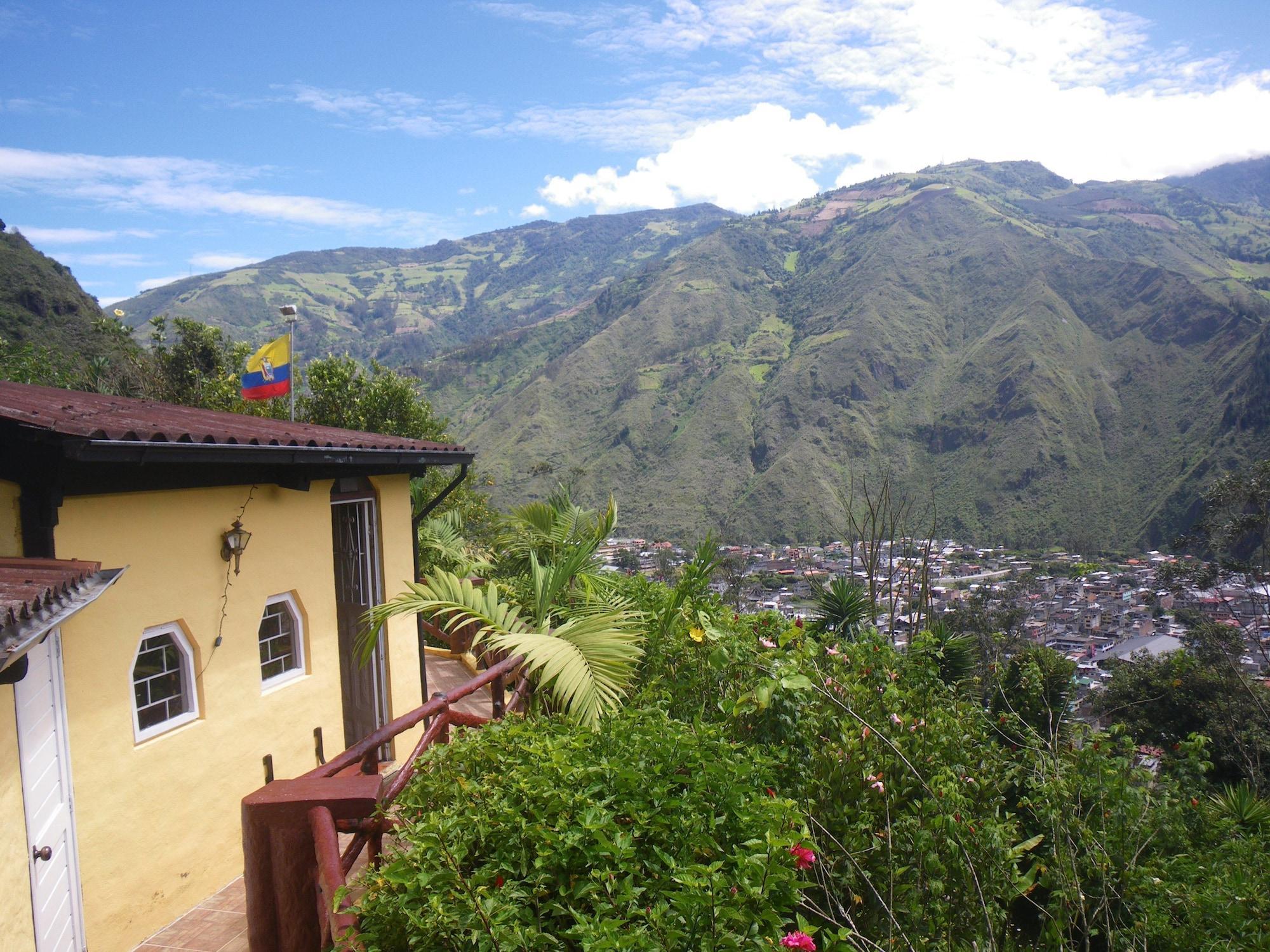 Varios La Casa Amarilla