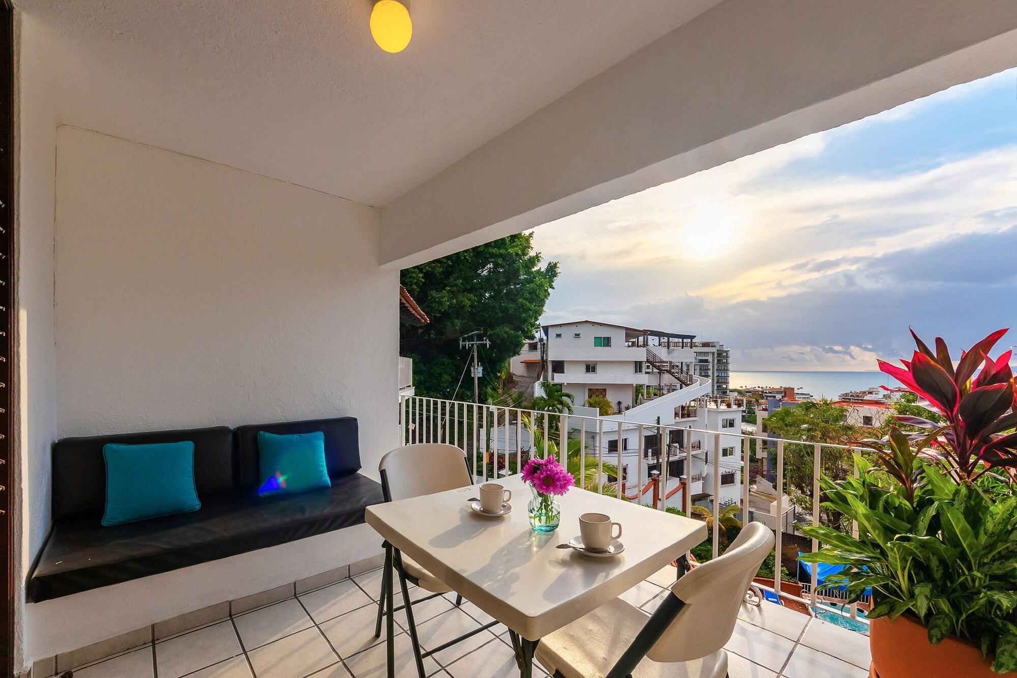 Equipamiento de Habitación WIVC Alta Vista Condo - Stunning Views, Close to the Beach & Romantic Zone