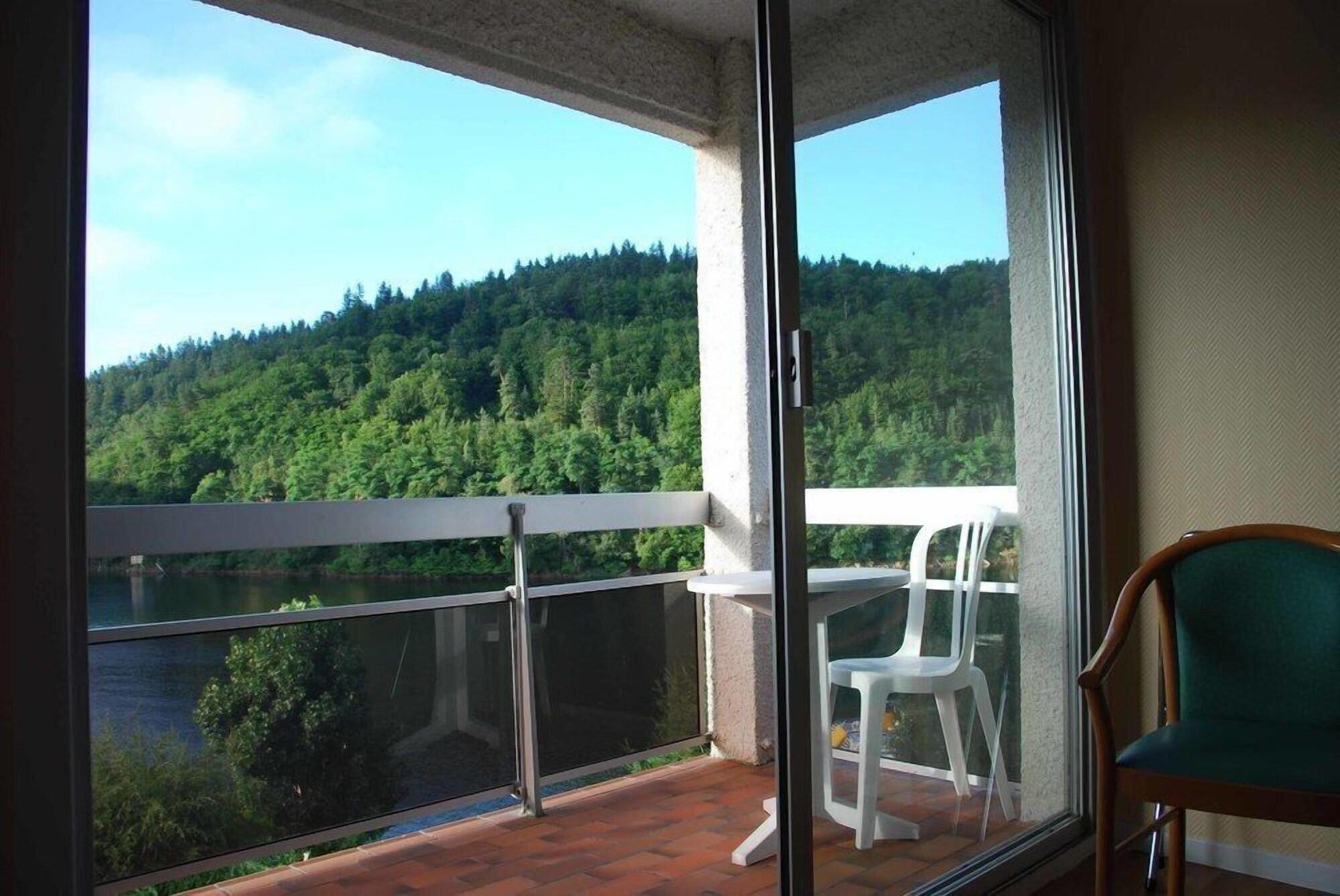 Varios Garabit Hôtel