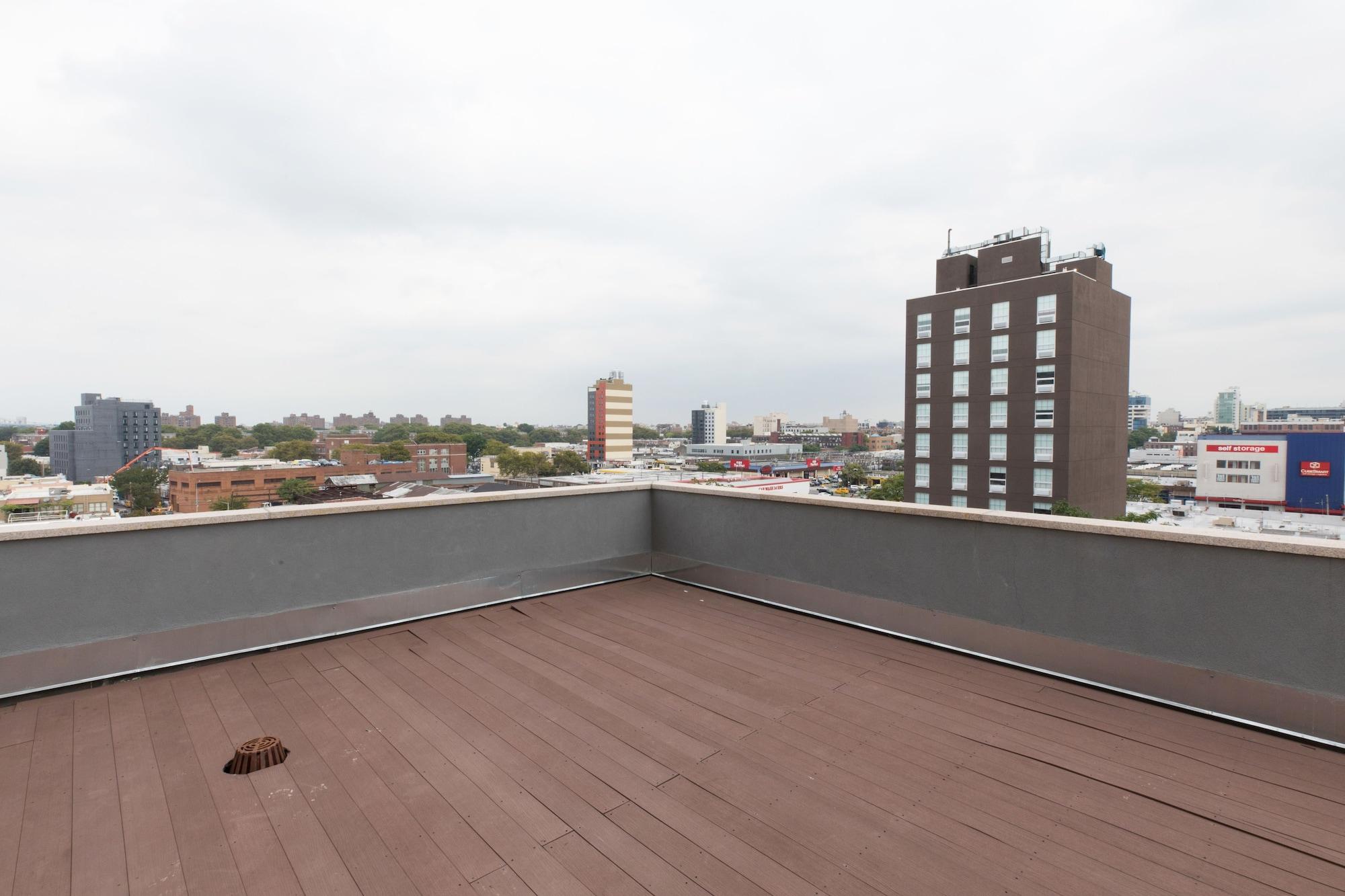 Comodidades del Alojamiento Mayfair Inn and Suites