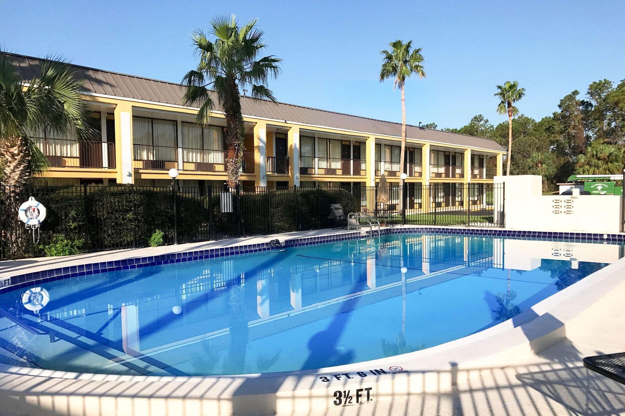 Varios Econo Lodge