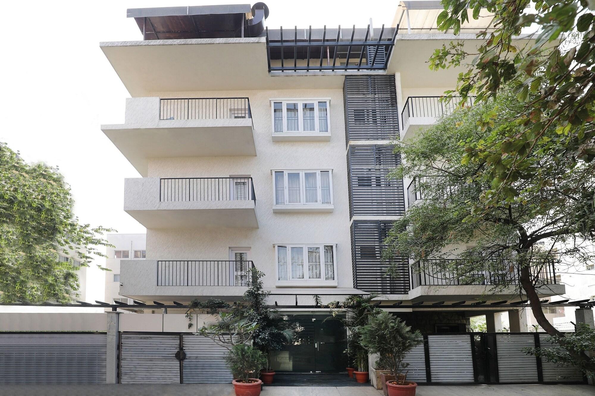 Vista Exterior OYO 1078 Hotel Royal Serenity