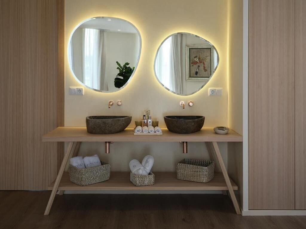 Equipamiento de Habitación Retiro Costiña Wellness&Villas