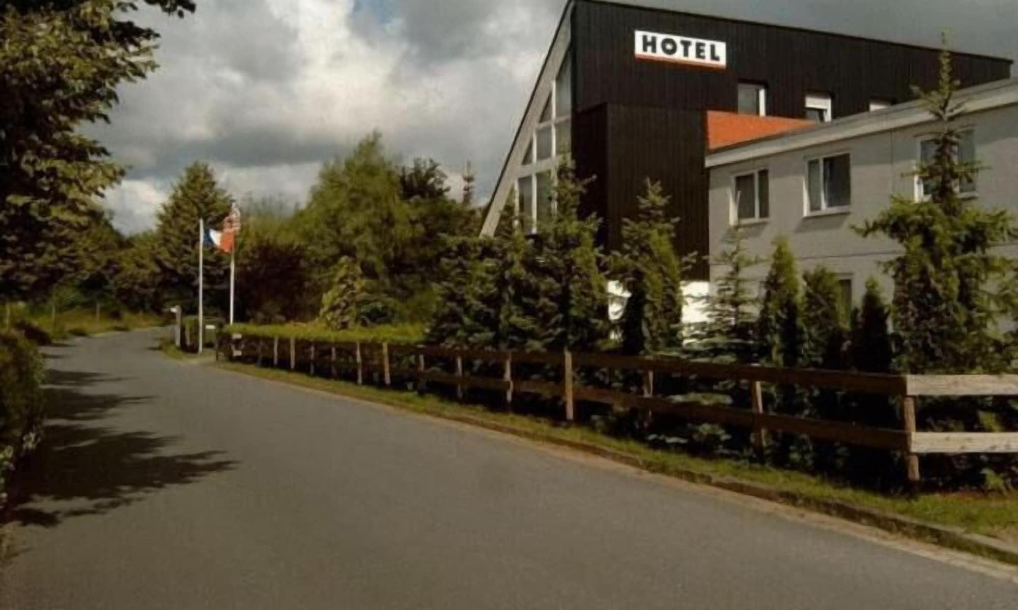 Vista Exterior Hotel Cafe Galerie