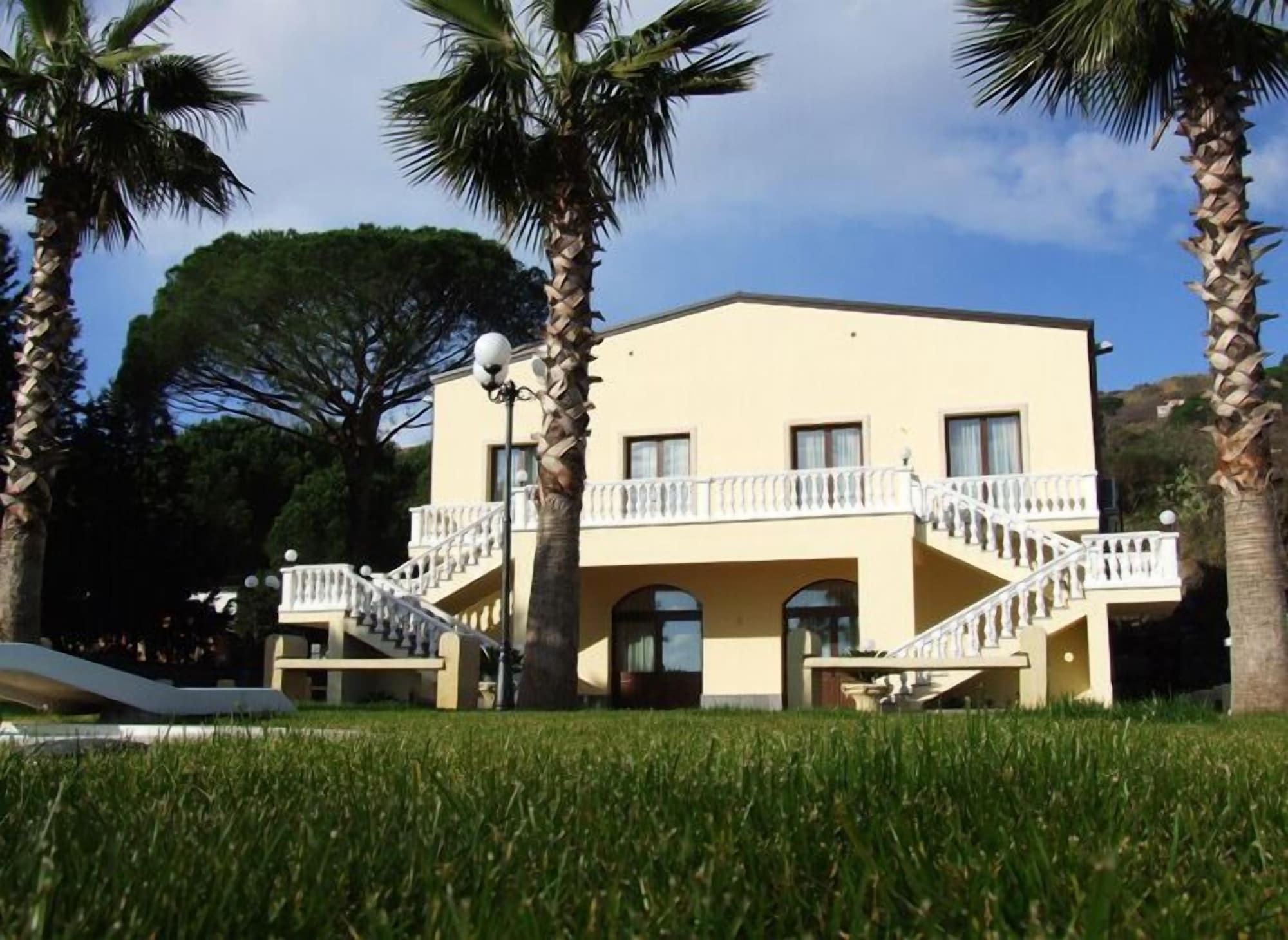 Vista Exterior Ore Felici Park