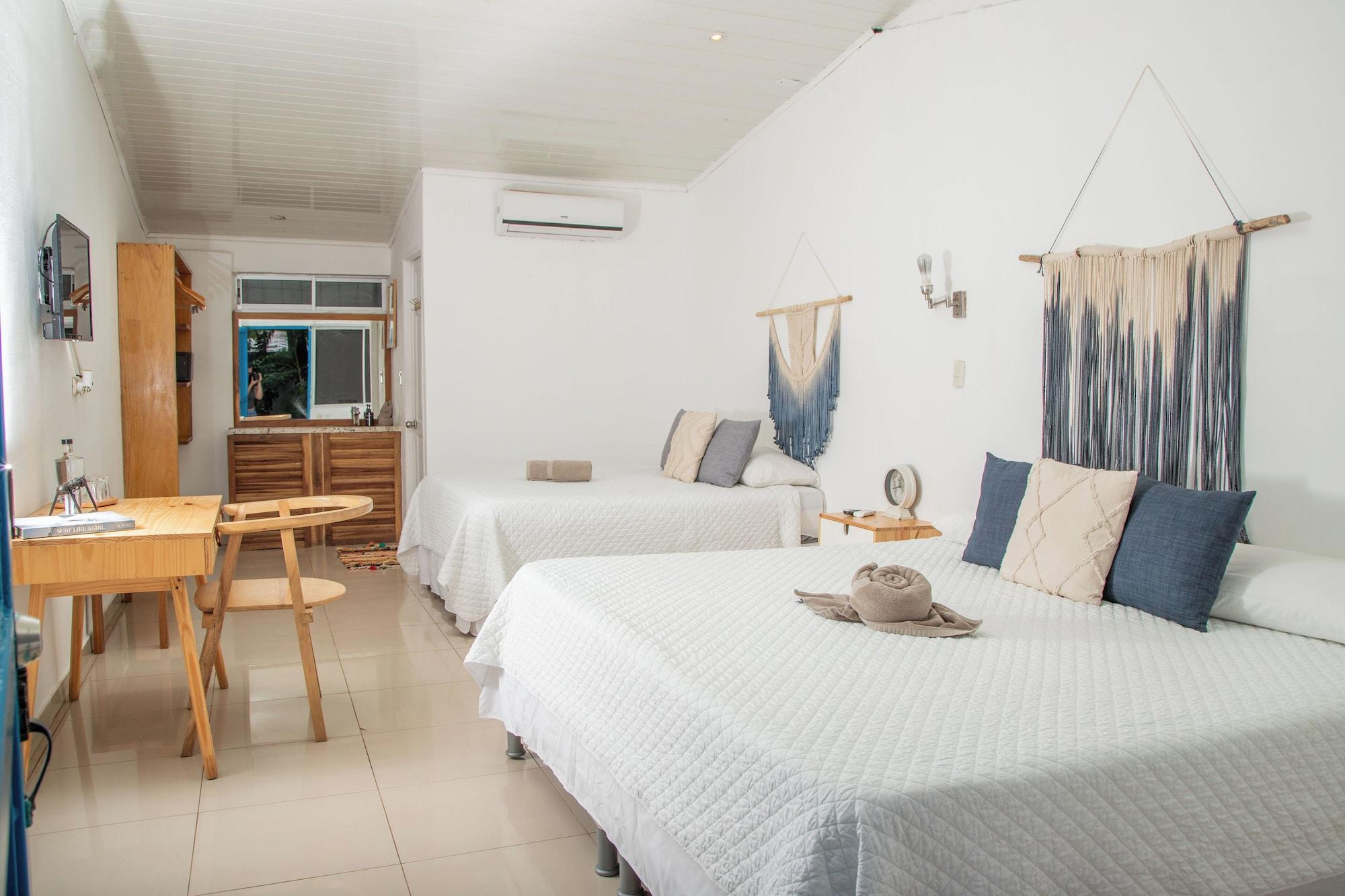 Varios Refugio Lodge
