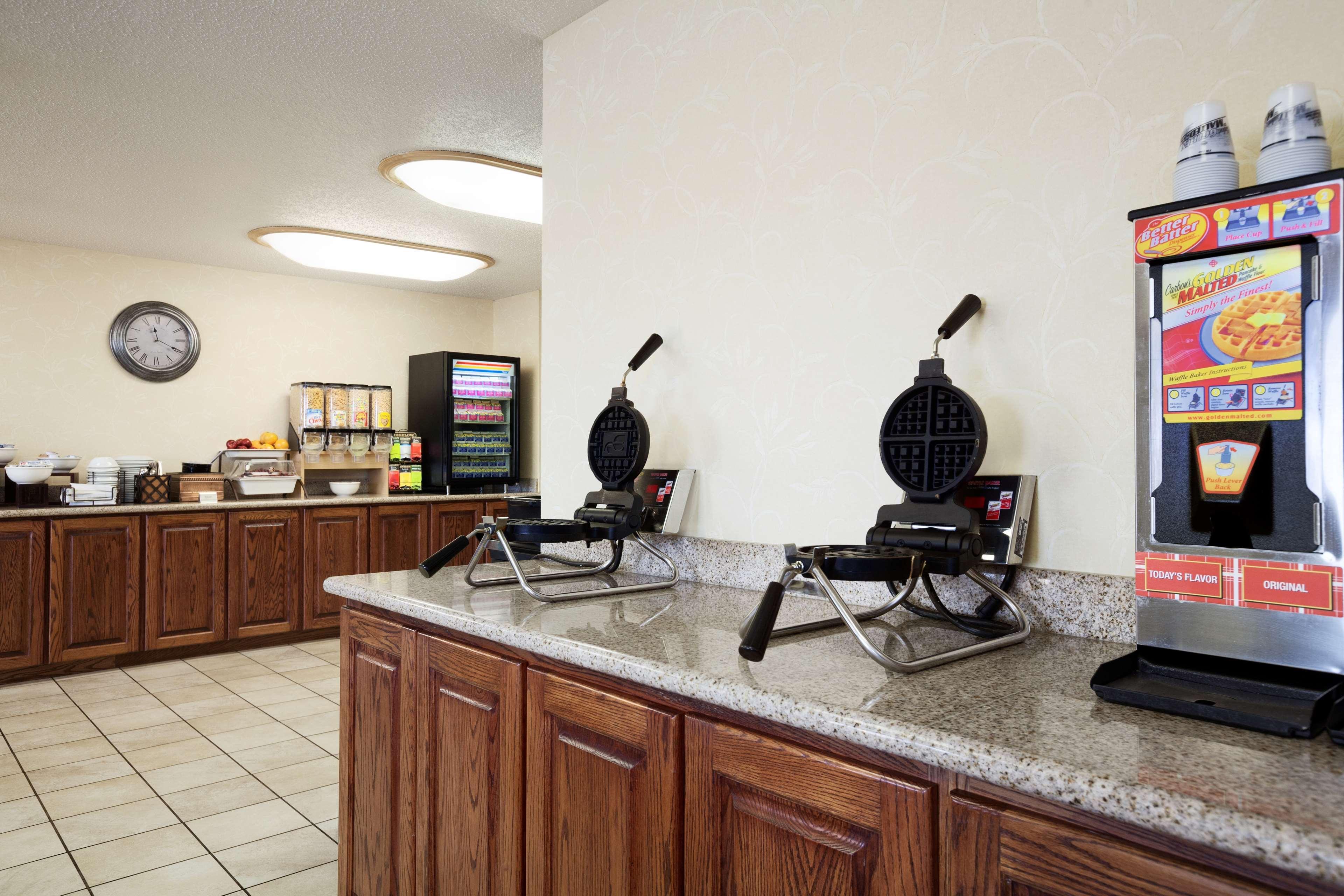 Restaurant Country Inn Suites By Radisson Bismarck Nd