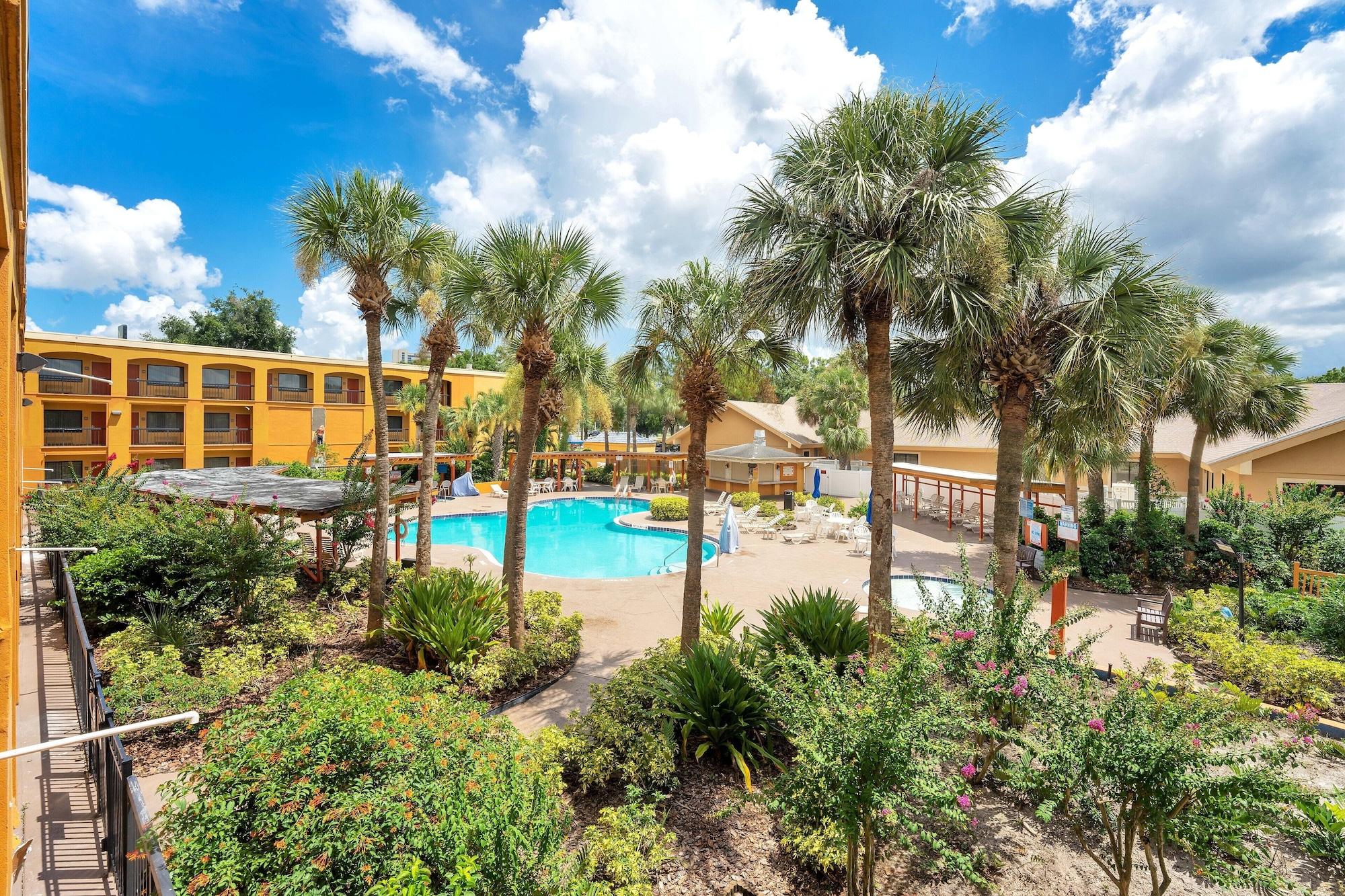 Vista Exterior Mi Casa Hotel