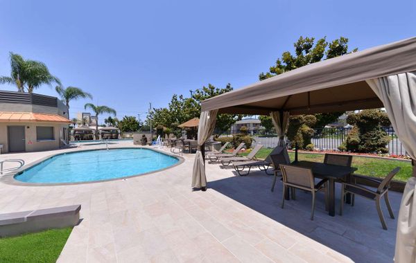 Best Western Plus Stovall's Inn