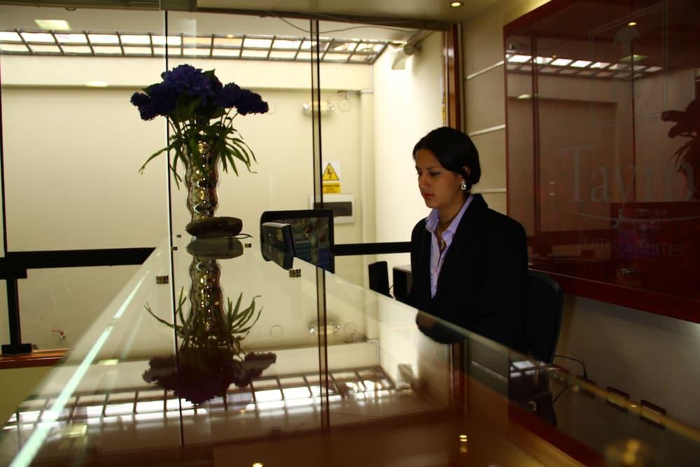 Vista Lobby Taymi Hostal & Suites