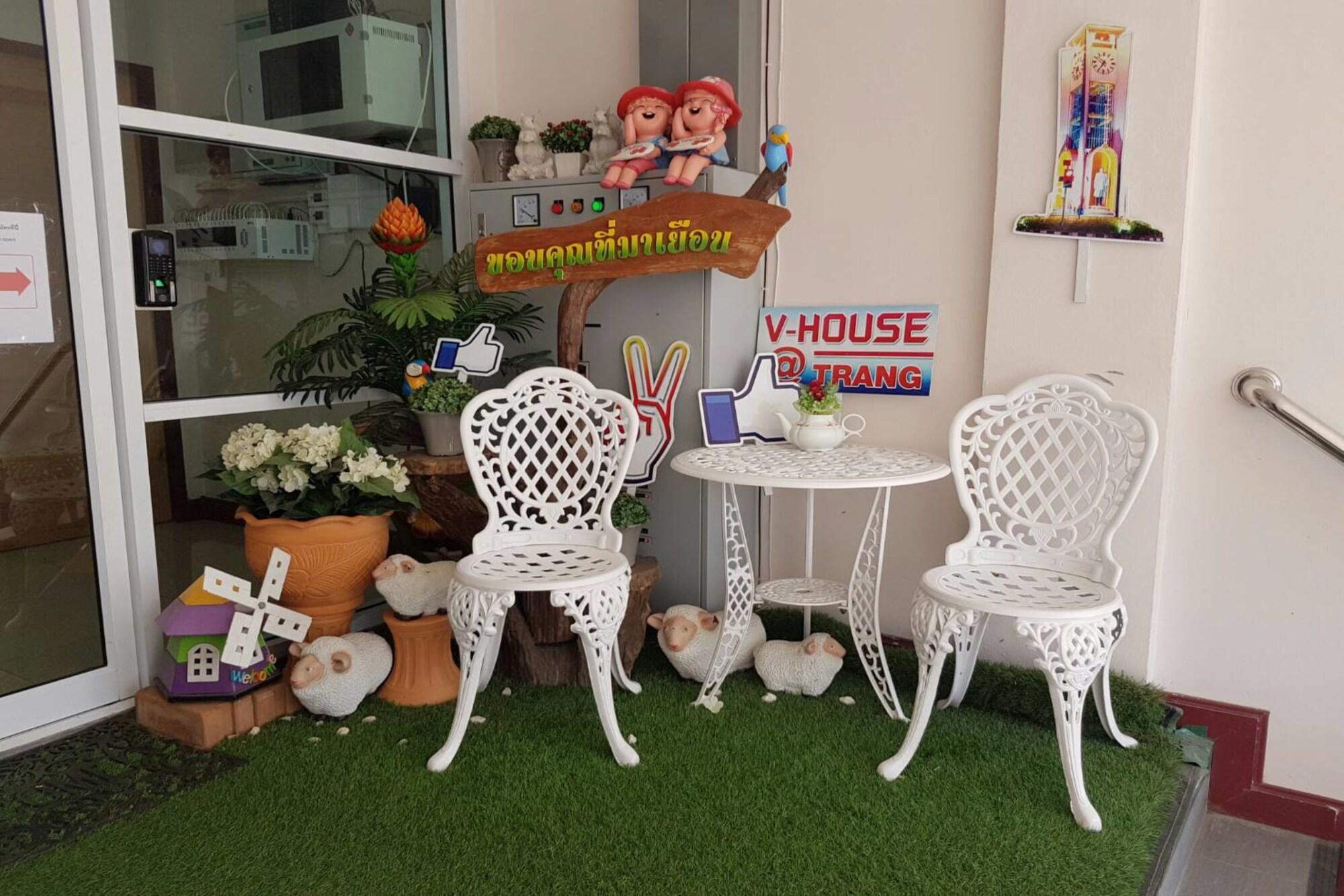 Varios V-House Hotel