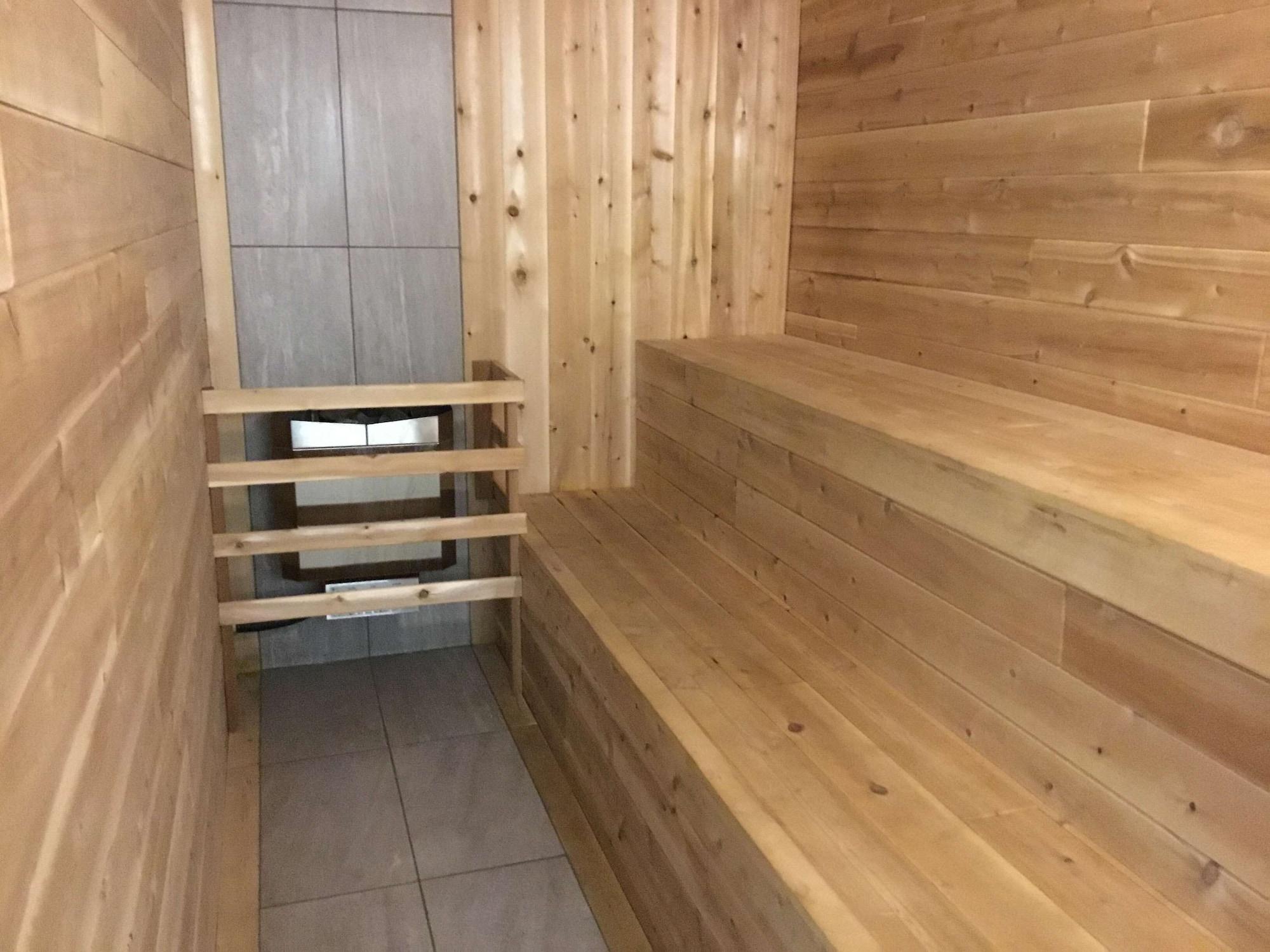 Spa Villa Inn & Suites, SureStay Collection by Best Western