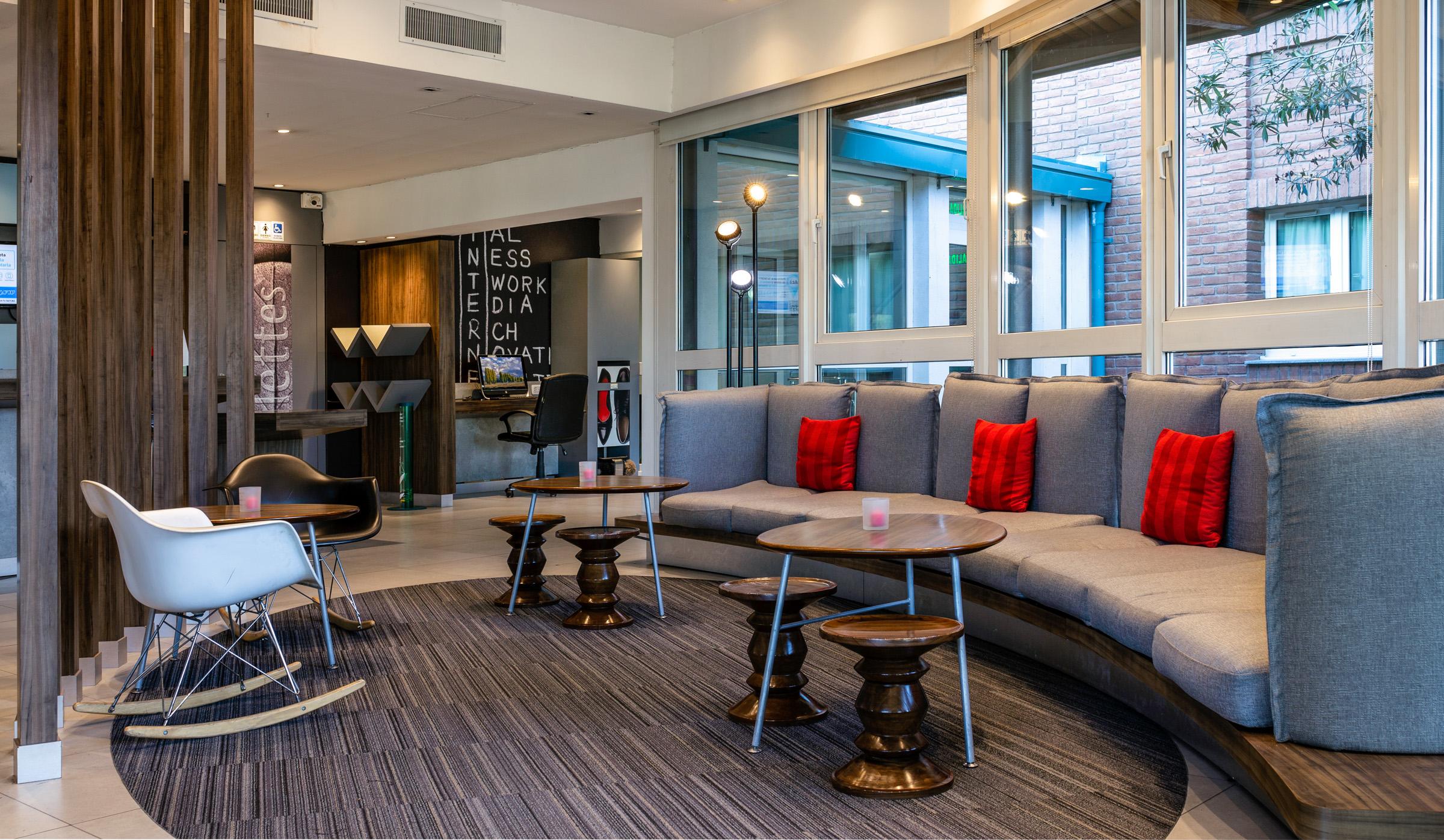 Vista Lobby ibis Mendoza Hotel