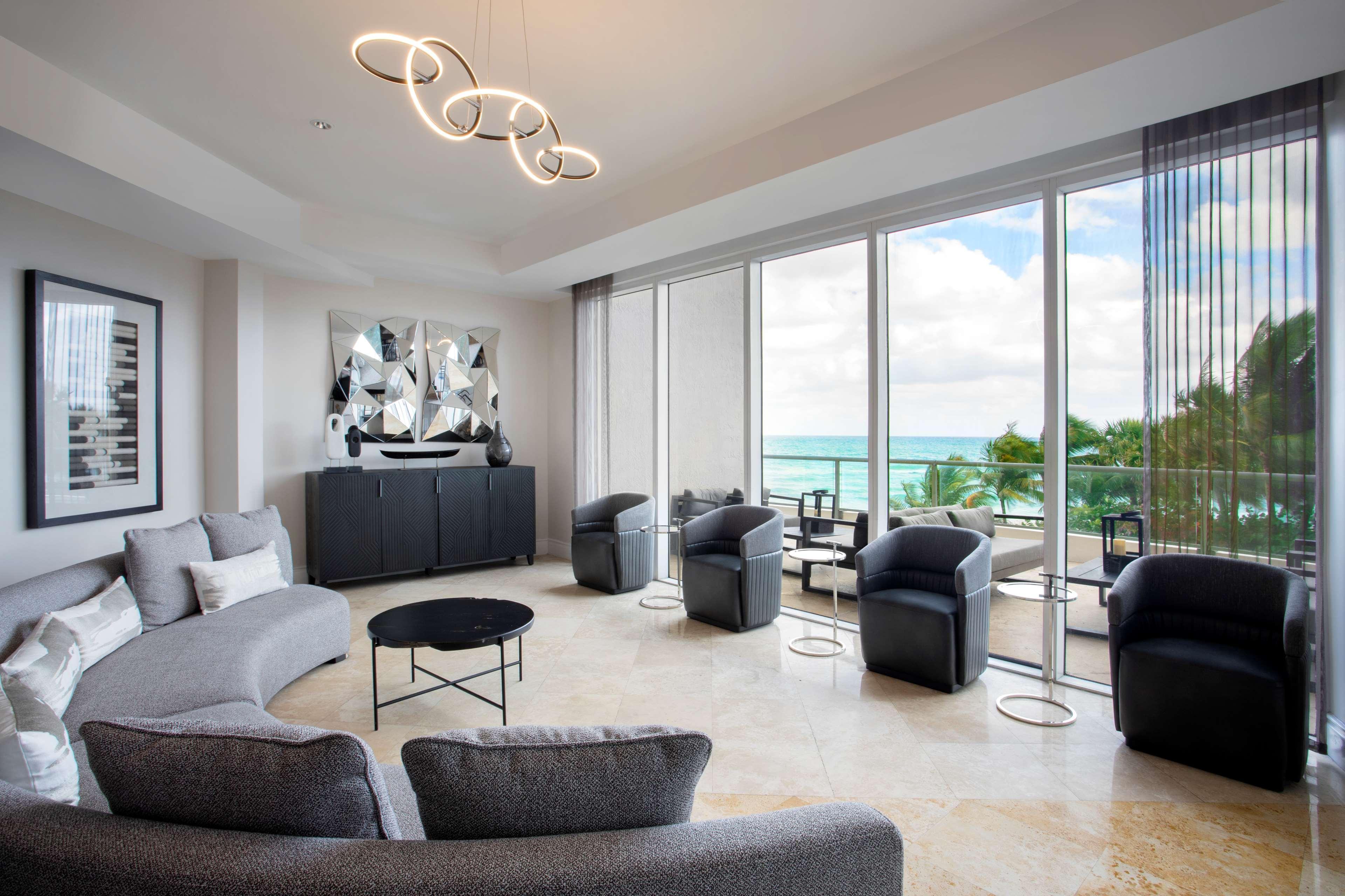 Vista Lobby DoubleTree Resort & Spa by Hilton Ocean Point-N. Miami Beach