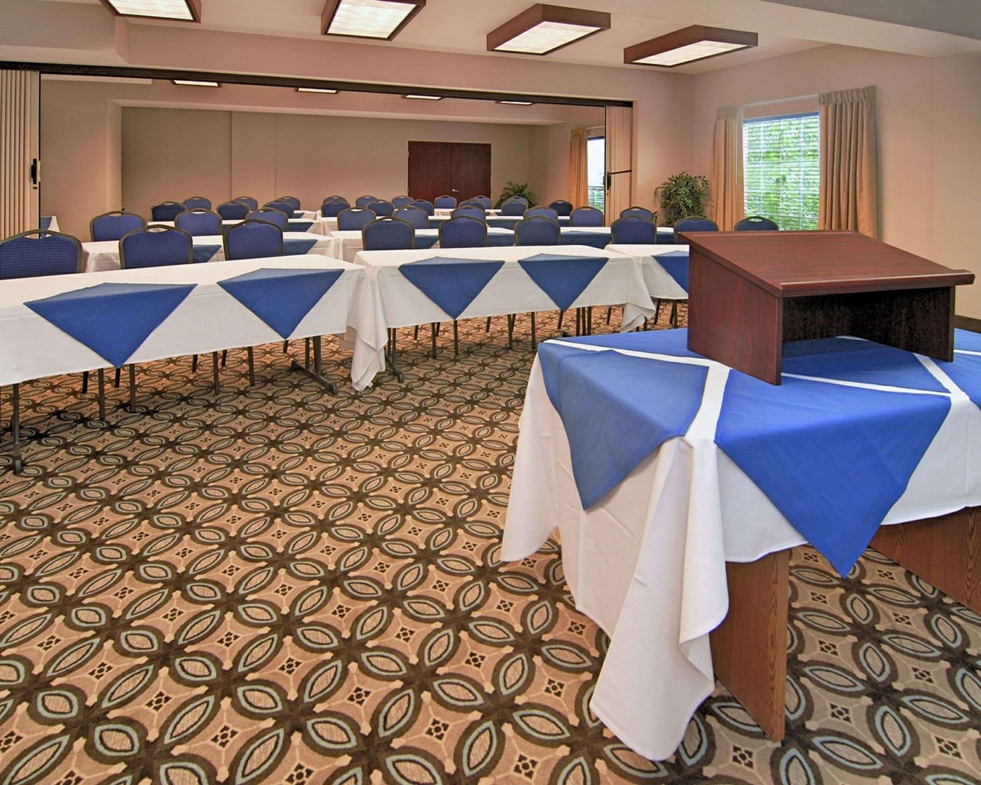 Sala de Reuniones Comfort Suites Airport