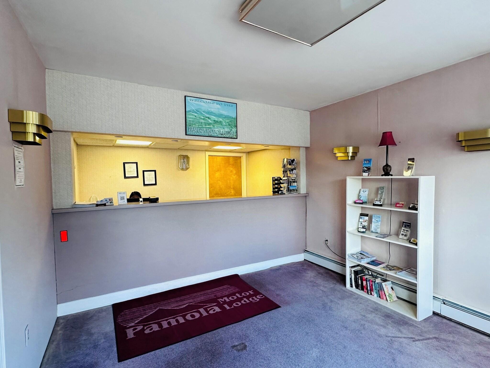 Vista Lobby Pamola Motor Lodge