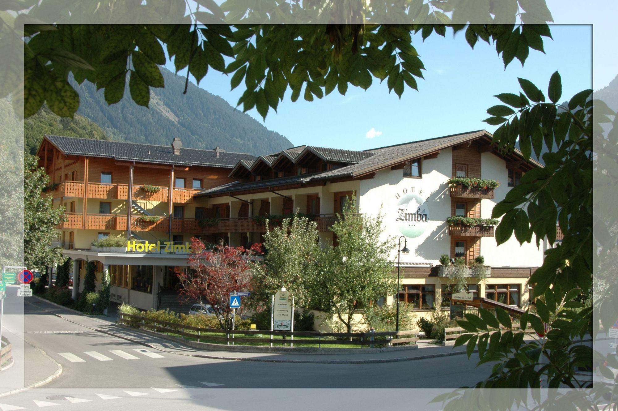 Vista Exterior Hotel Zimba