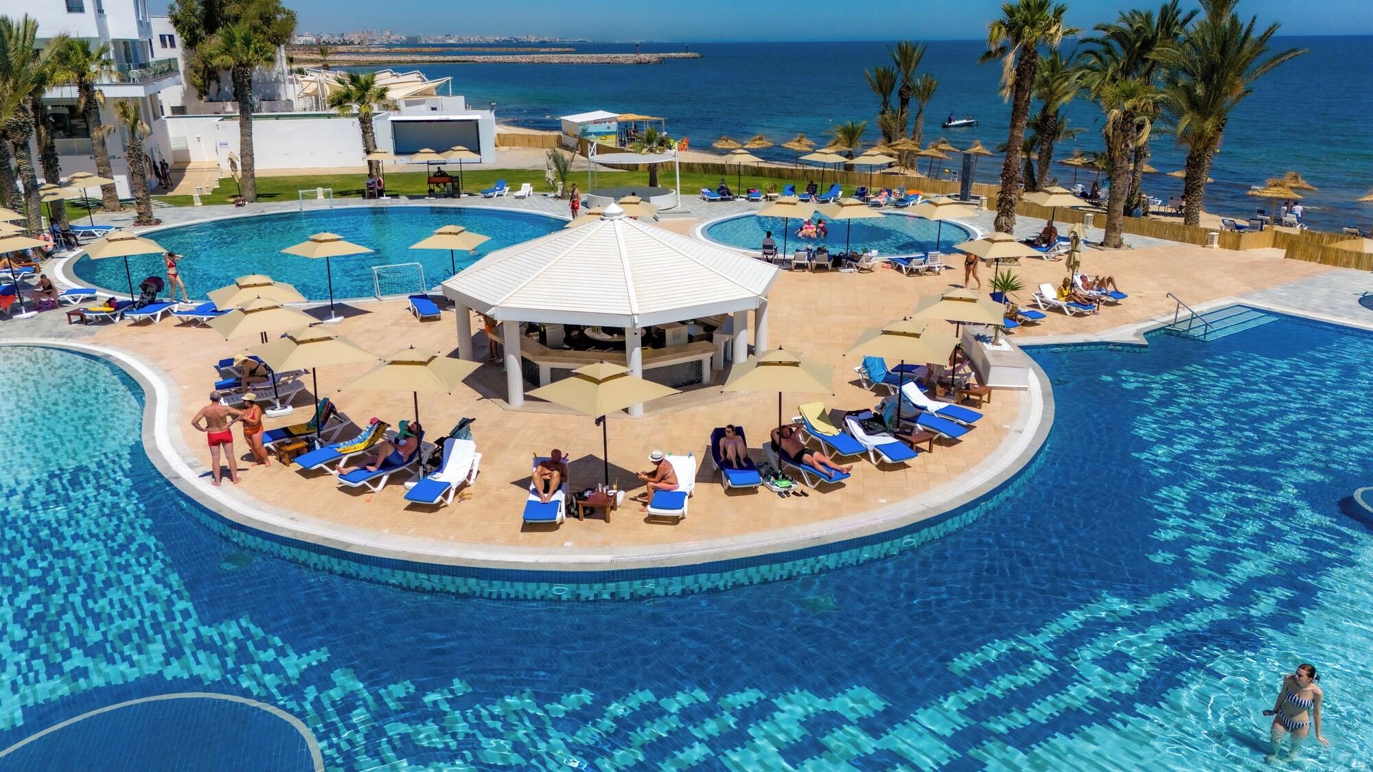 Vista Exterior Blue Beach Golf and Spa