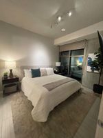 Alquiler Vacacional - Amazing 2-bedroom Penthouse in Downtown Las Vegas with pool, wine deck and gym