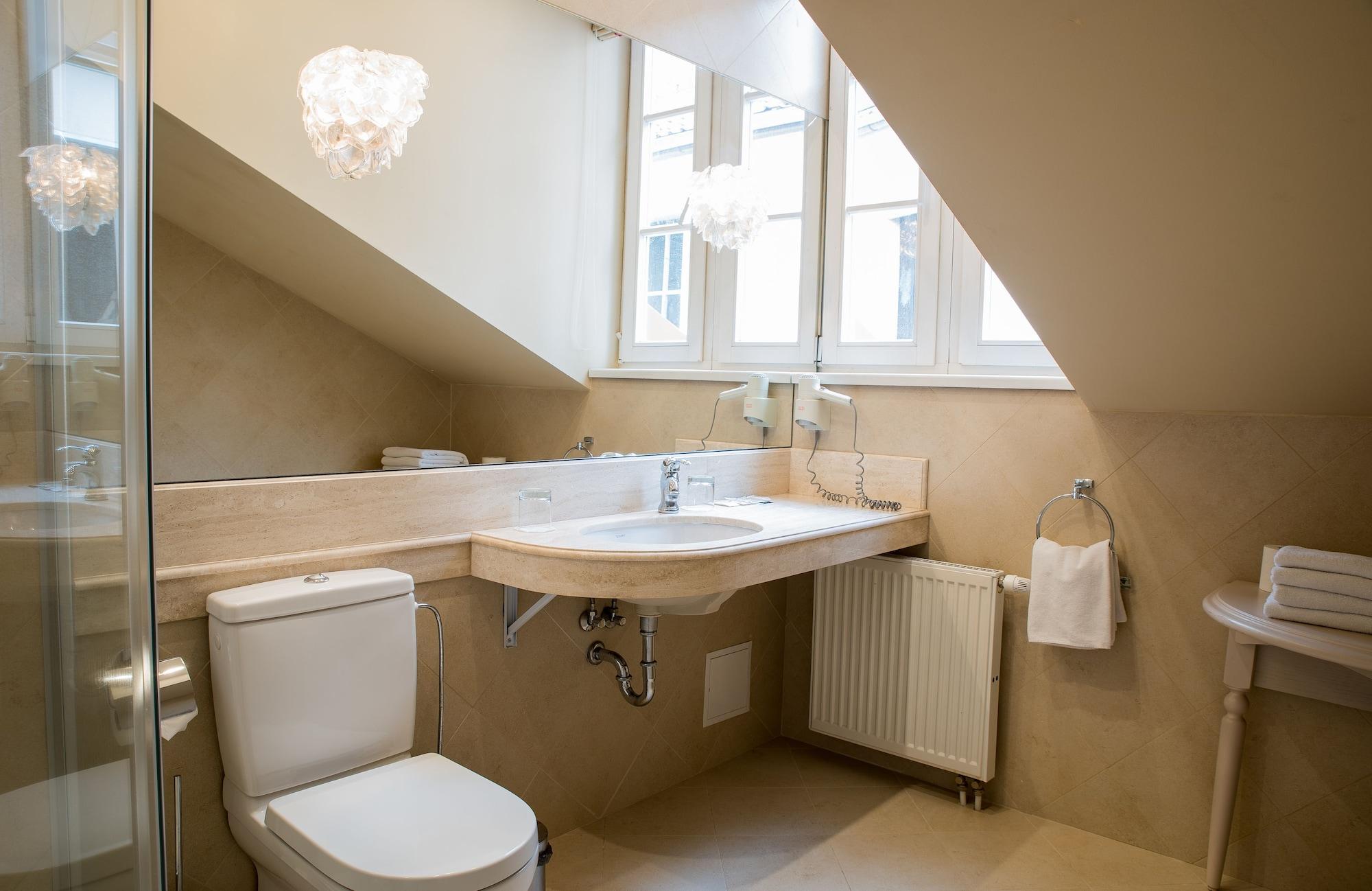 Equipamiento de Habitación Apia Hotel