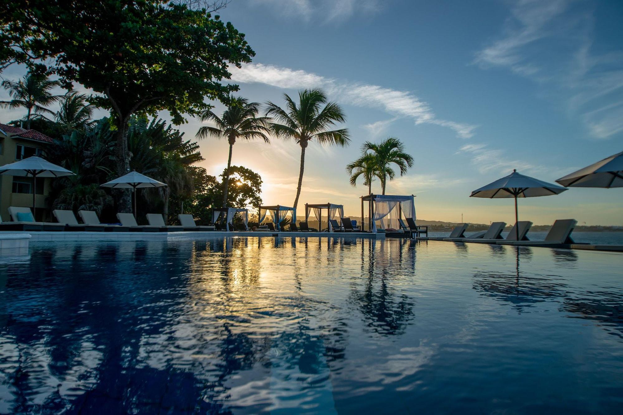 Vista Piscina Velero Beach Resort