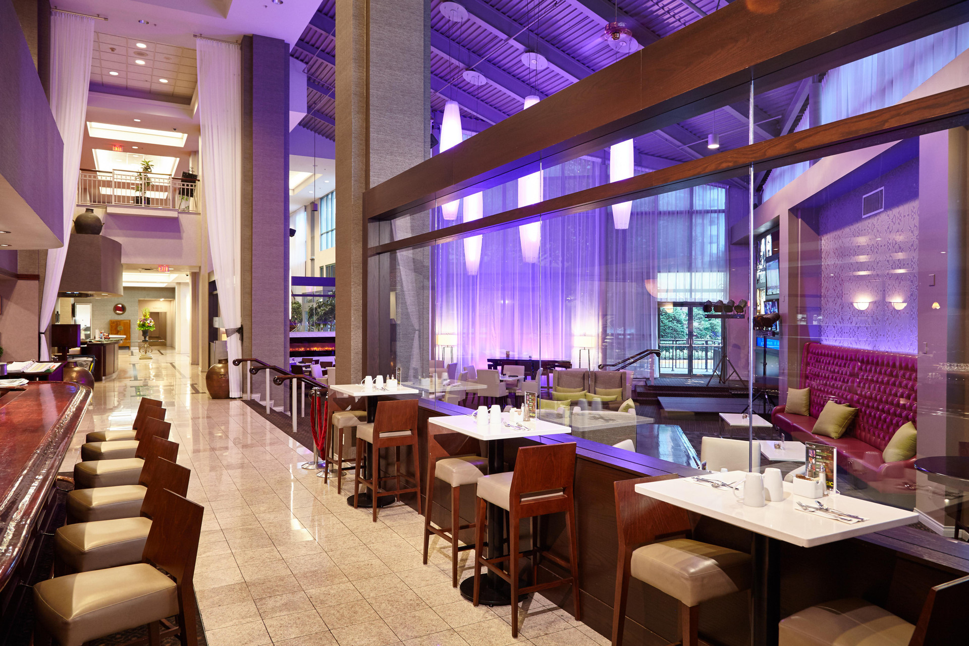Restaurant Executive Plaza Hotel Conference Ctr Coquitlam BC