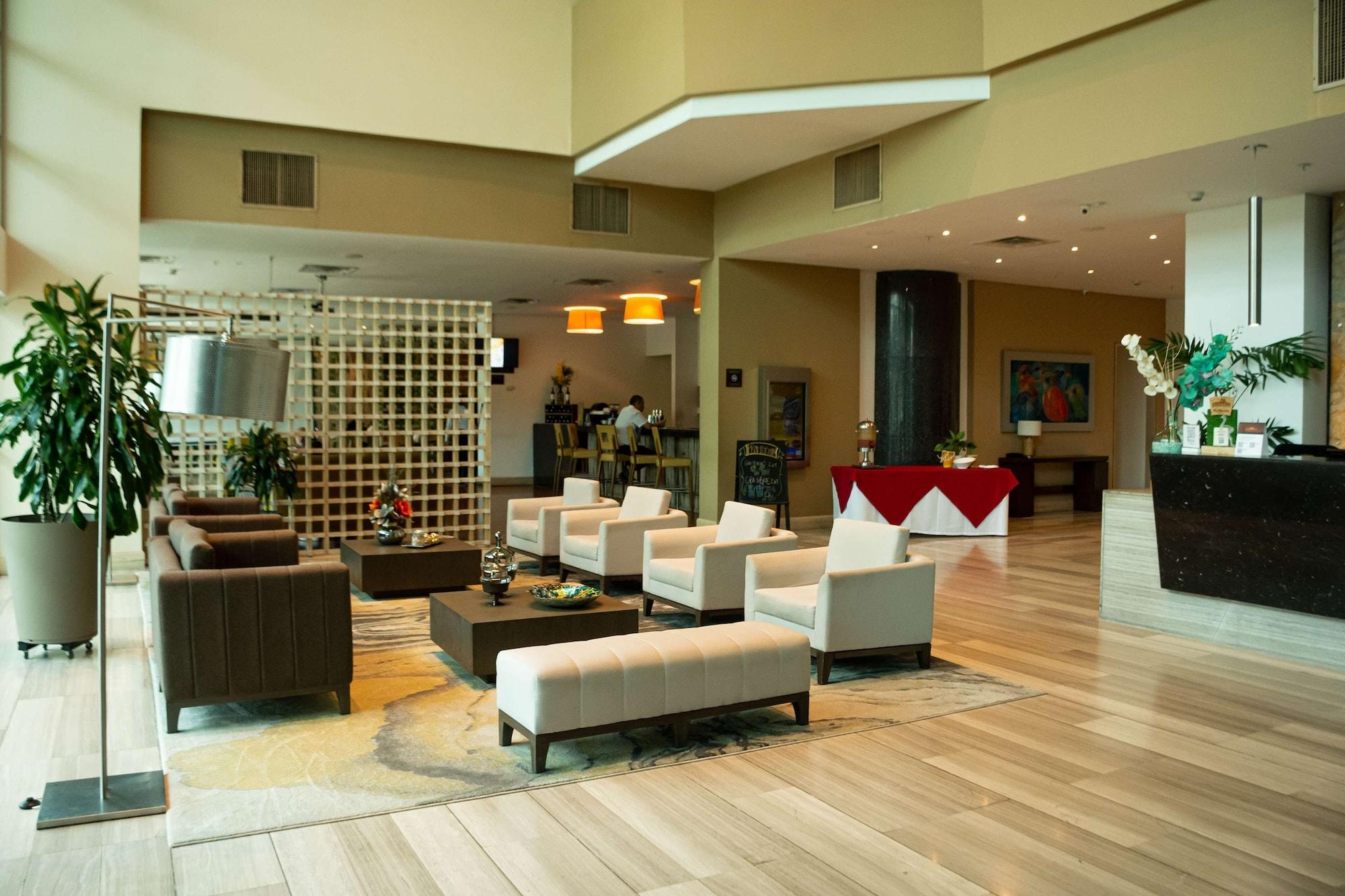 Vista Lobby Hilton Garden Inn Barranquilla