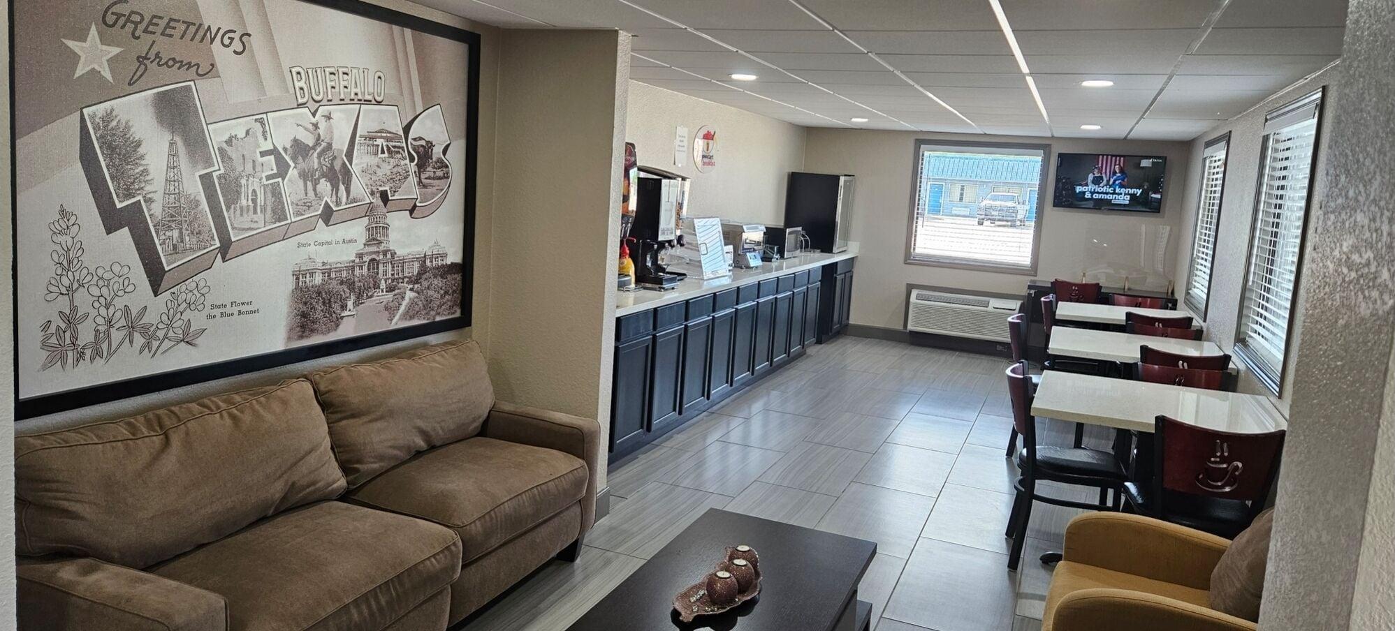 Vista Lobby Super 8 by Wyndham Buffalo