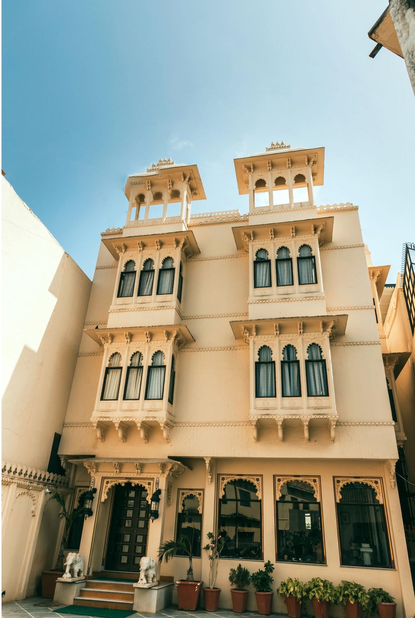 Vista Exterior Hotel Boheda Palace