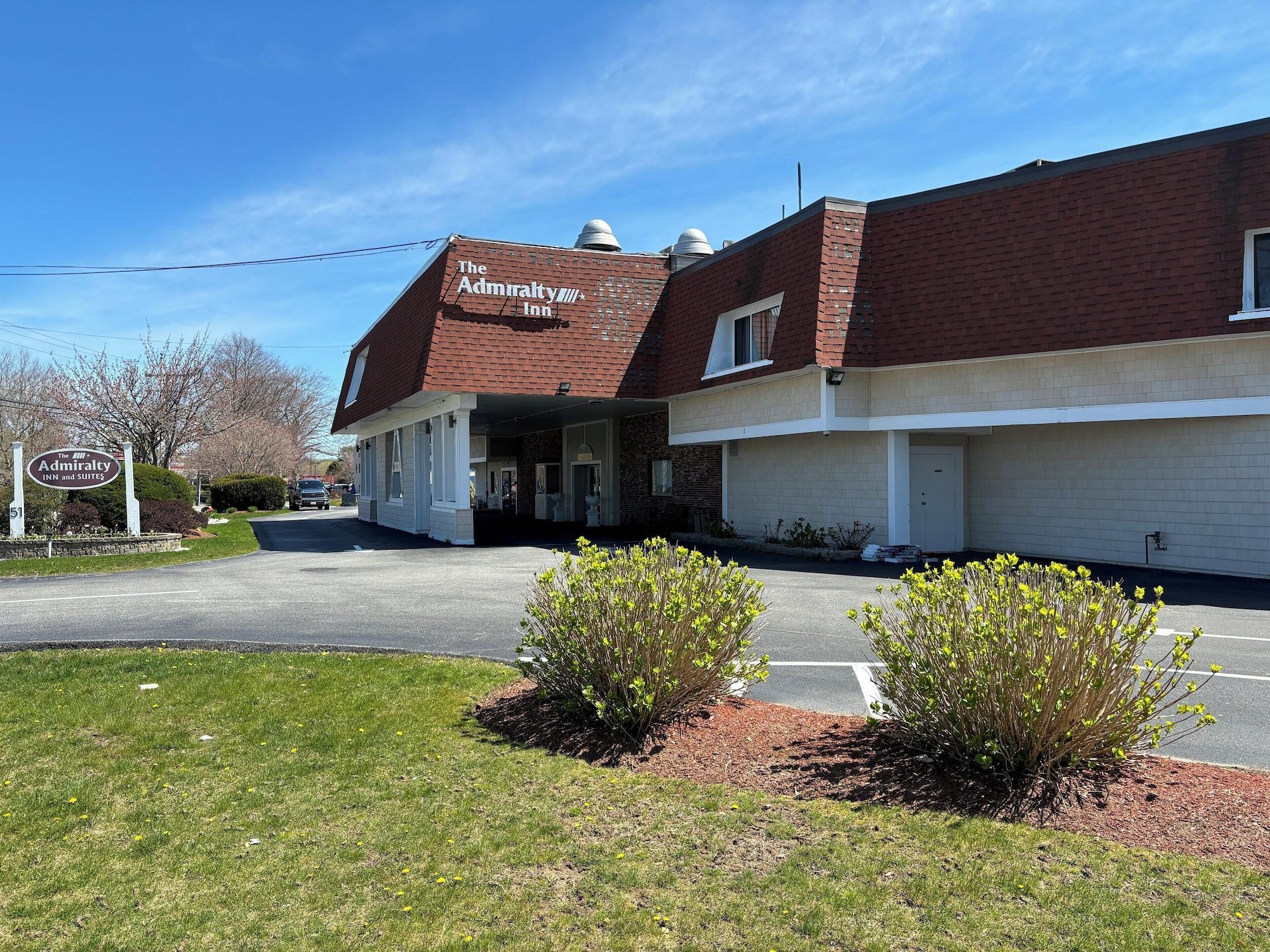 Vista Exterior Admiralty Inn & Suites - a Red Collection Hotel