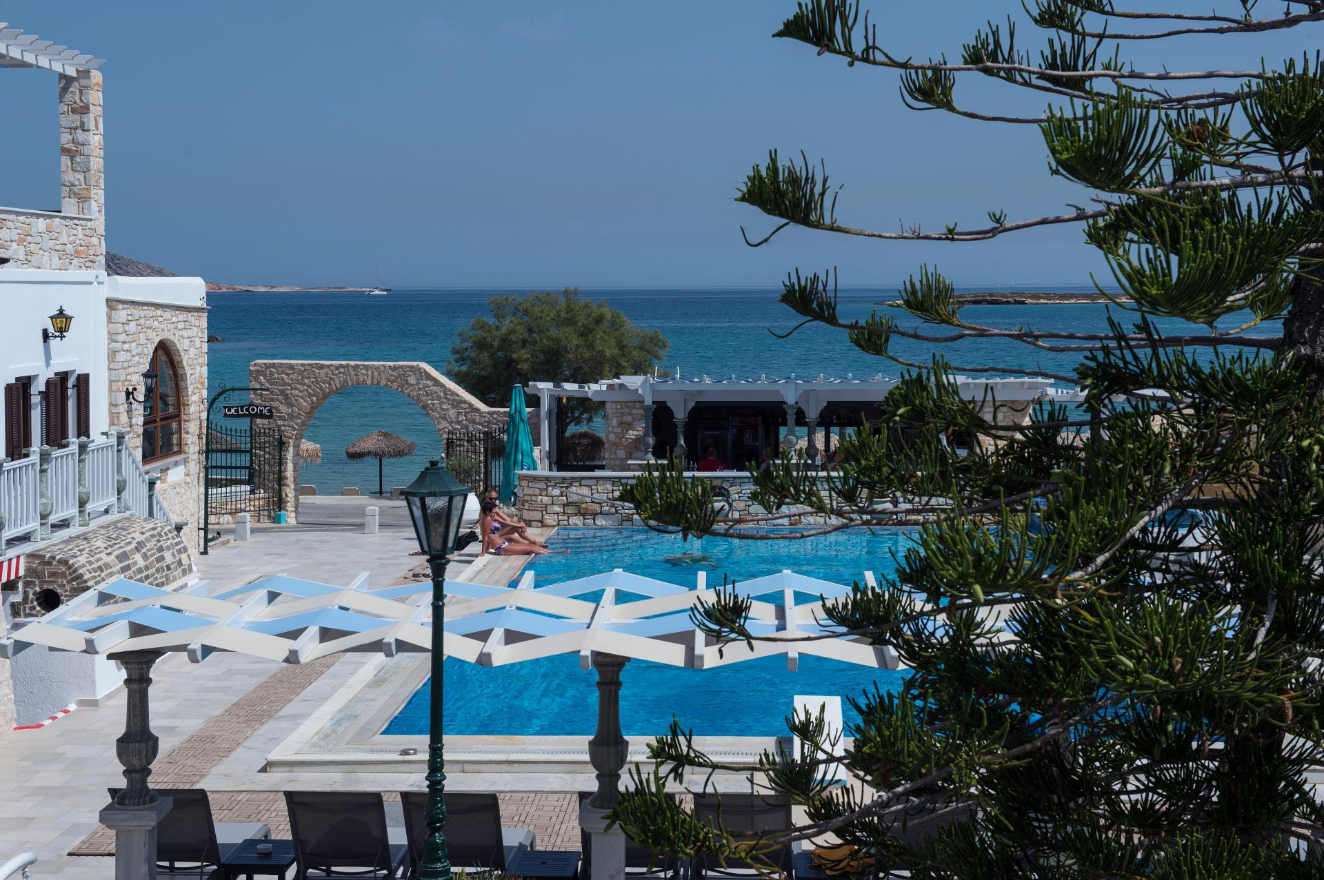 Restaurant Contaratos Beach