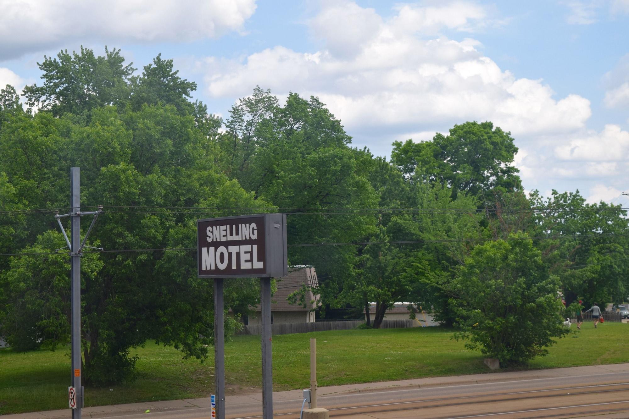 Vista Exterior Snelling Motel