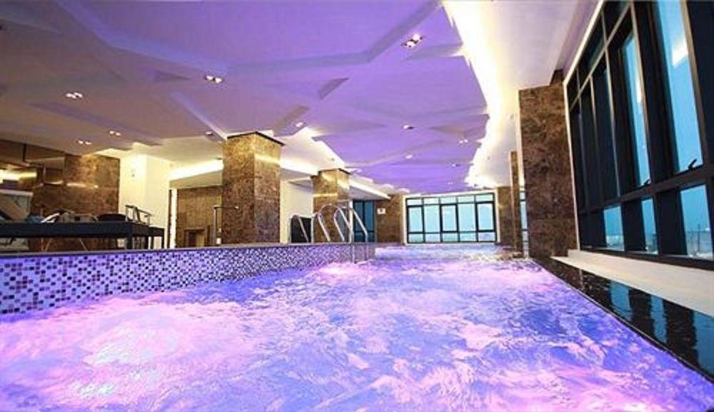 Vista Piscina Lumen Bangkok Srinakarin