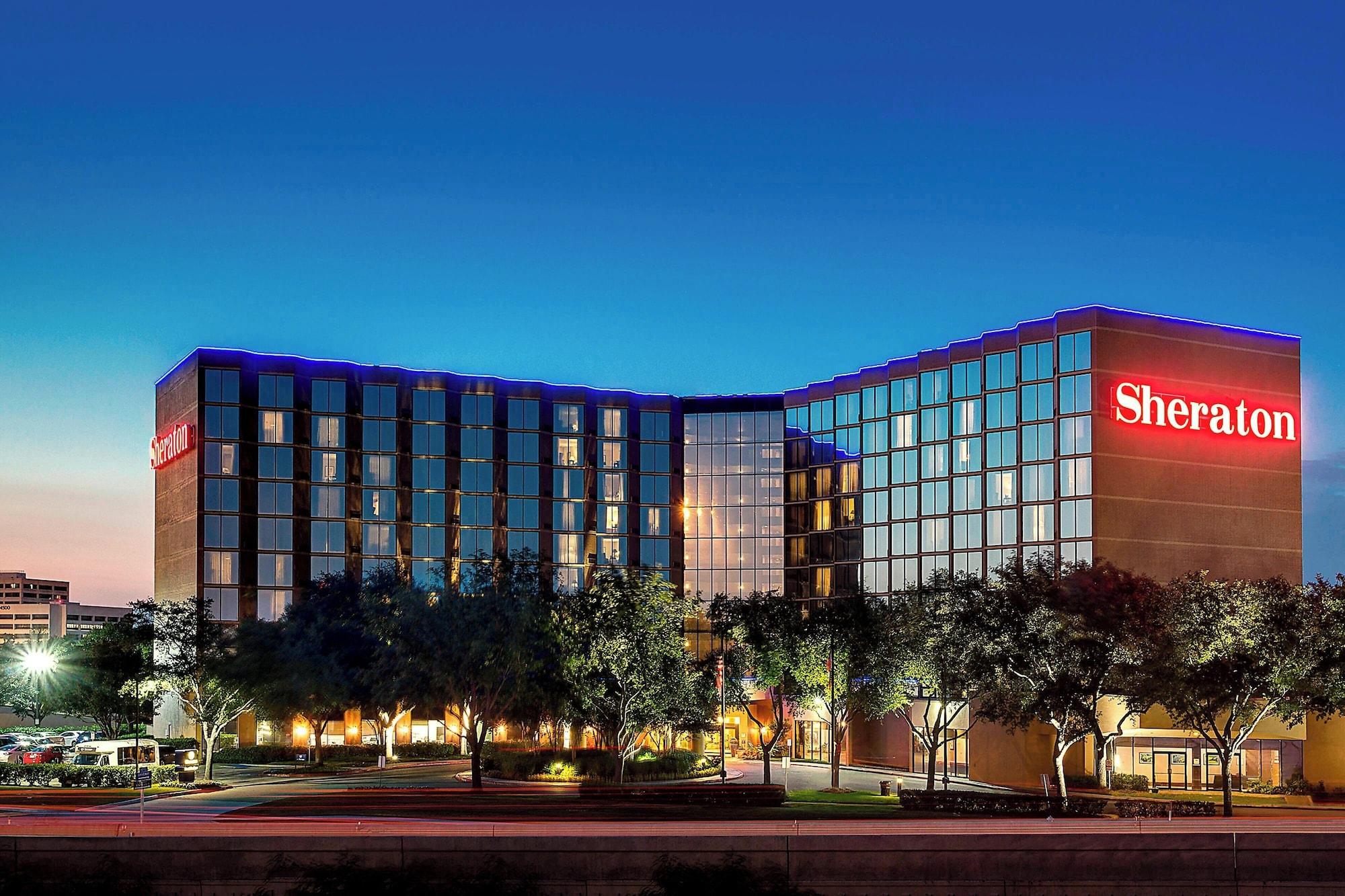 Vista Exterior Sheraton Houston Brookhollow Hotel