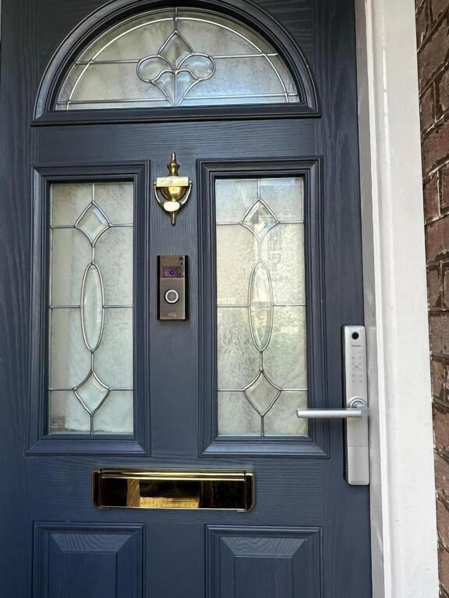 Varios Luton Town House Near Airport