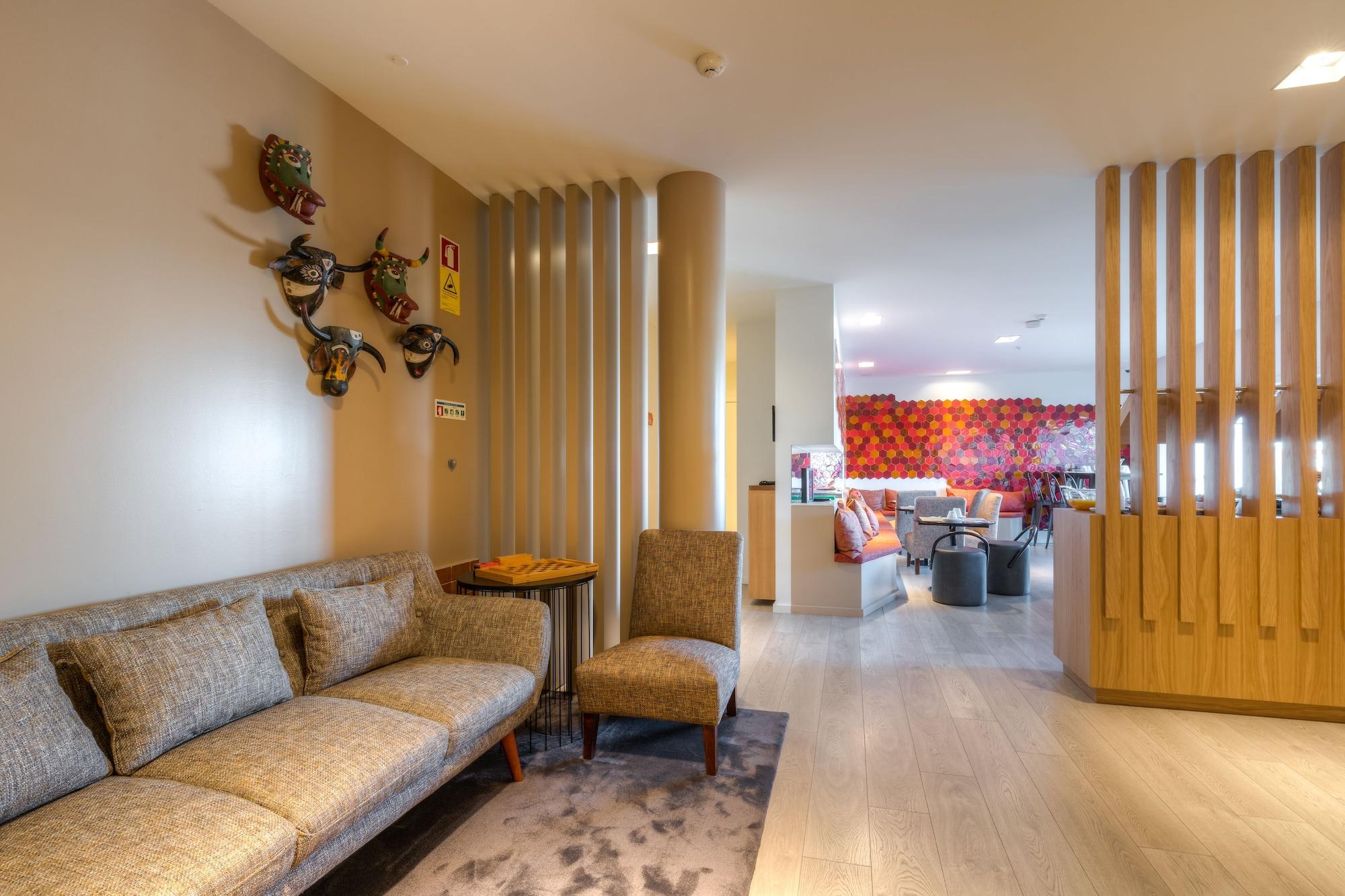 Bar/Salón Hotel Spot Family Suites
