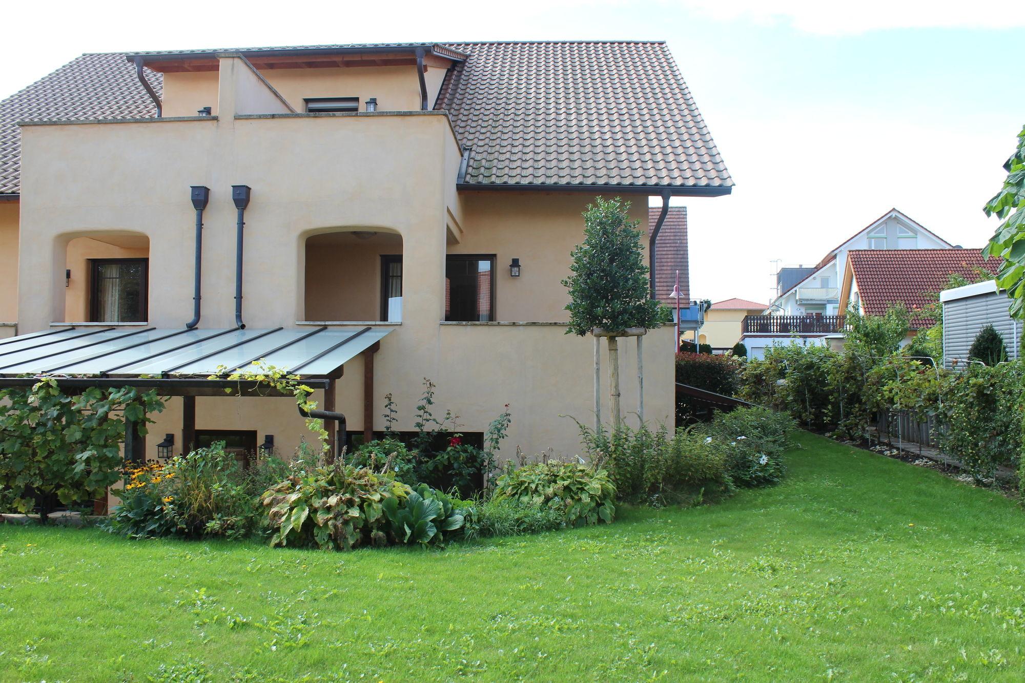 Vista Exterior Pension Vanii