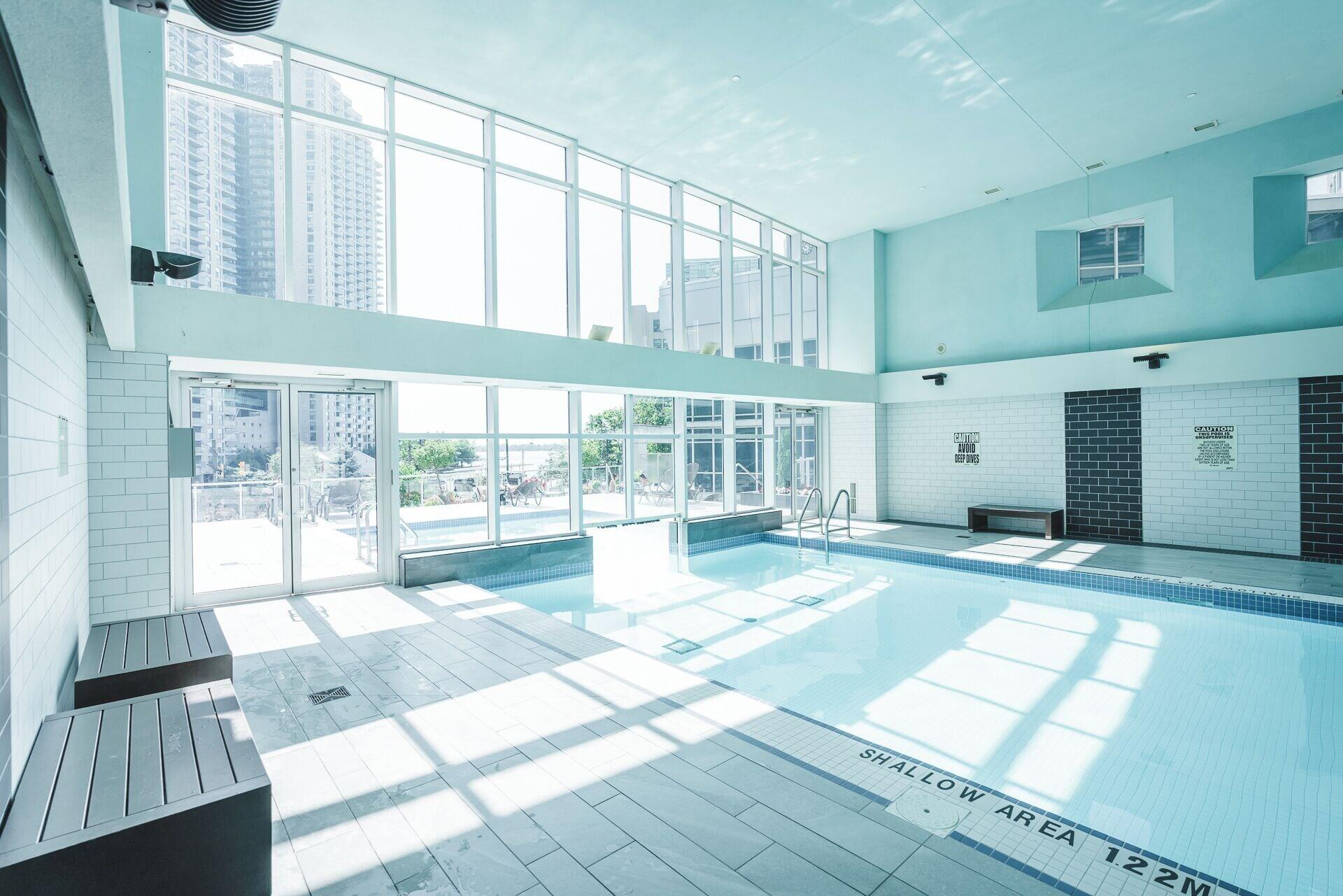 Varios RivetStays - The Adelaide Suites