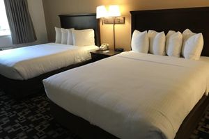 Alojamiento - MorningGlory Inn & Suites