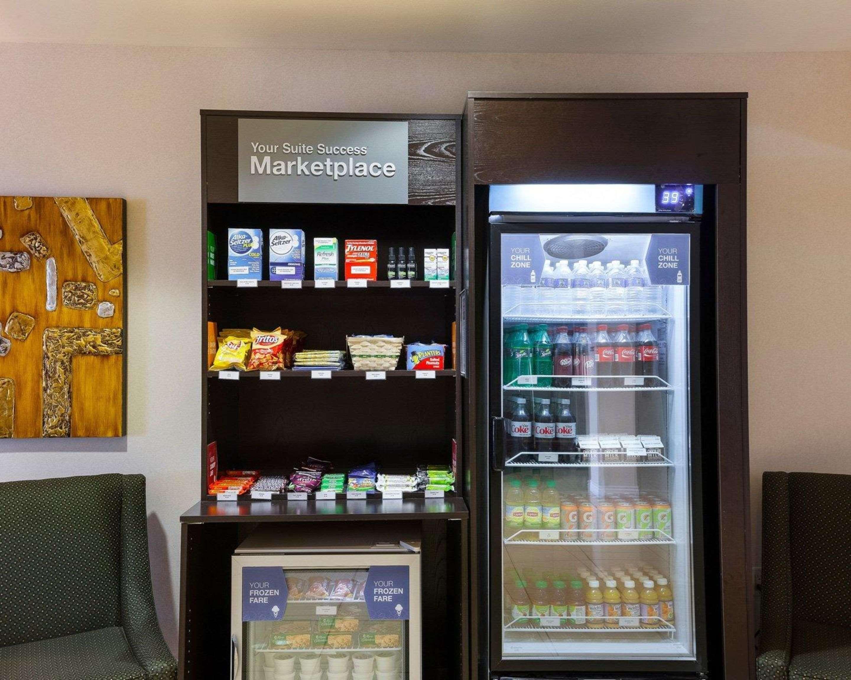 Vista Exterior Comfort Suites University